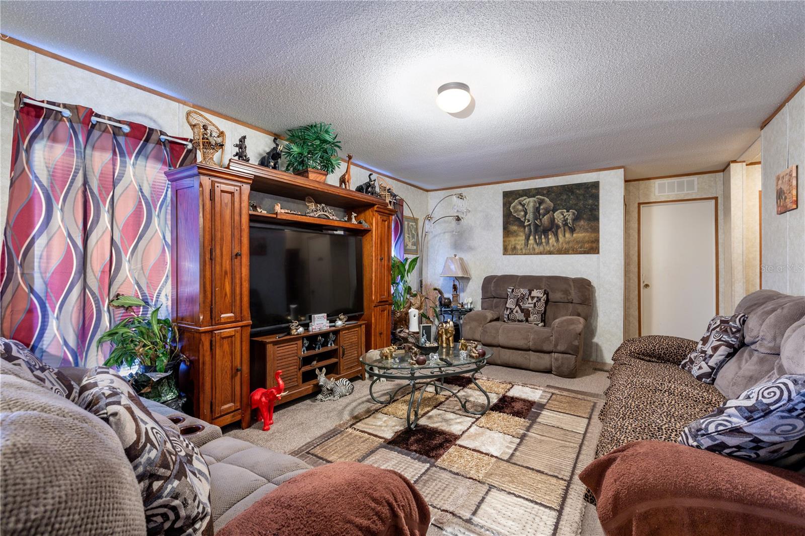 Manufactured Home at 13719 NW 89TH AVE, LAKE BUTLER, photo 9 of 27