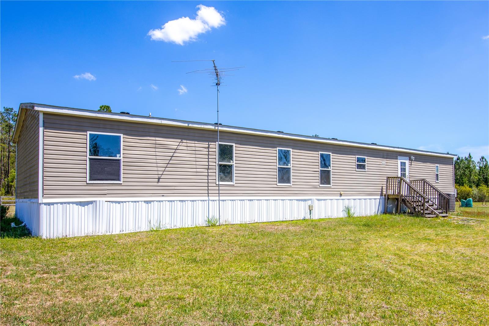 Manufactured Home at 13719 NW 89TH AVE, LAKE BUTLER, photo 22 of 27