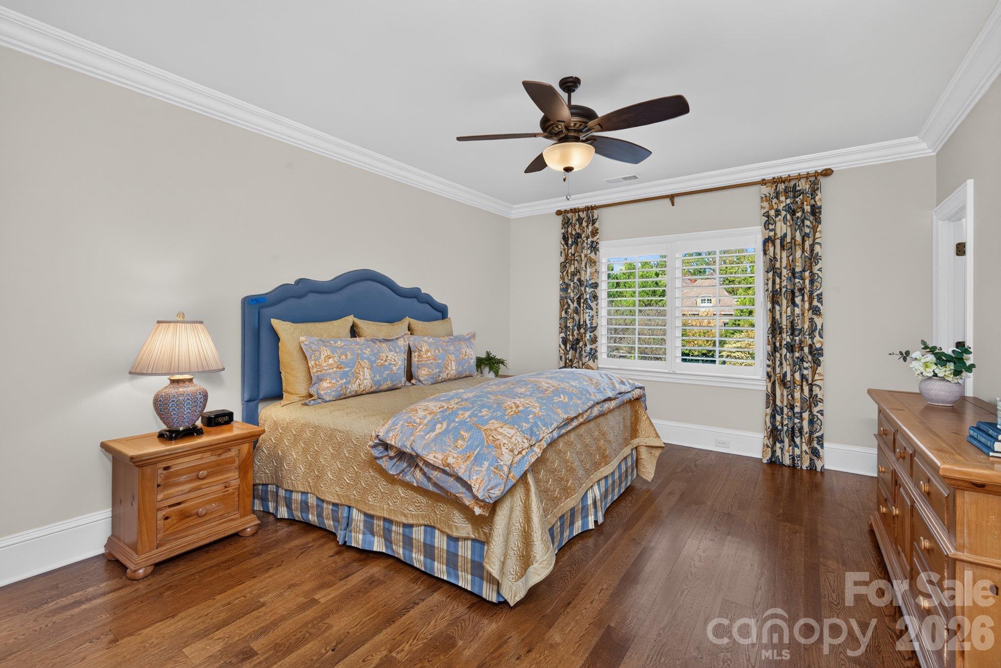Upper level bedroom with full bath - 7805 Clovervale Drive, Waxhaw