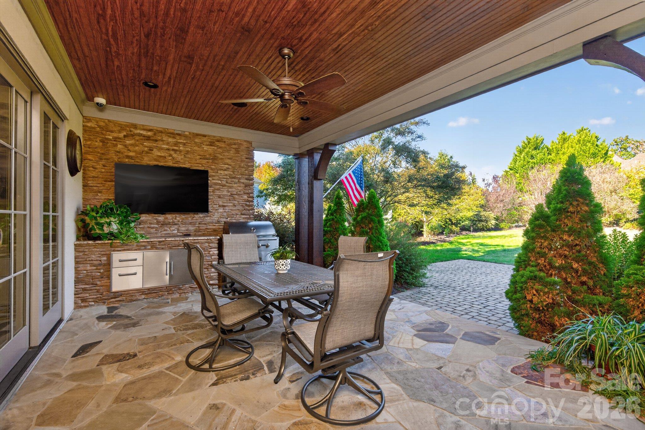 Great spot for dining w/counter space and storage - 7805 Clovervale Drive, Waxhaw