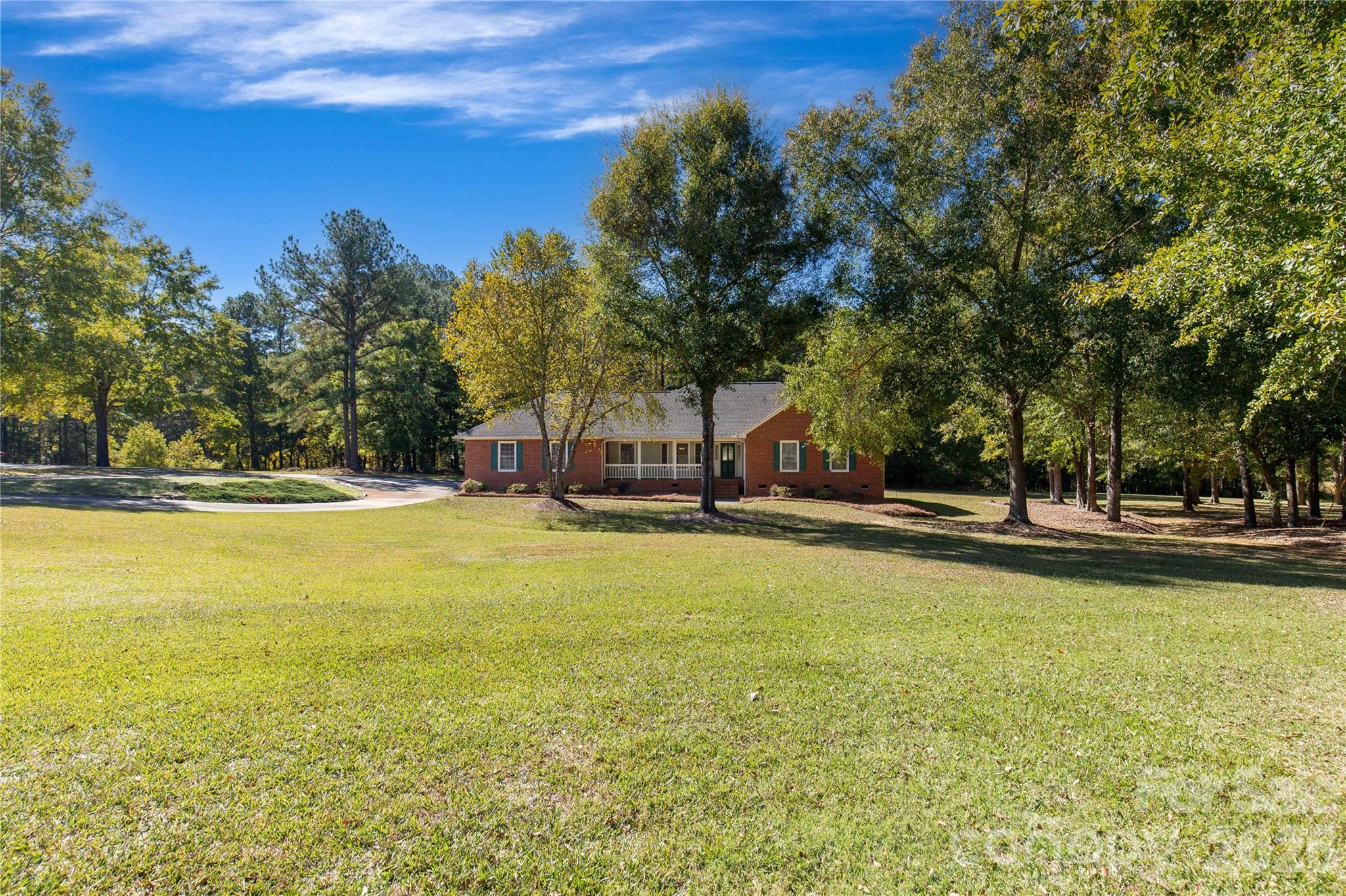 Single Family Residence at 2934 Cane Mill Road, Lancaster, photo 2 of 39