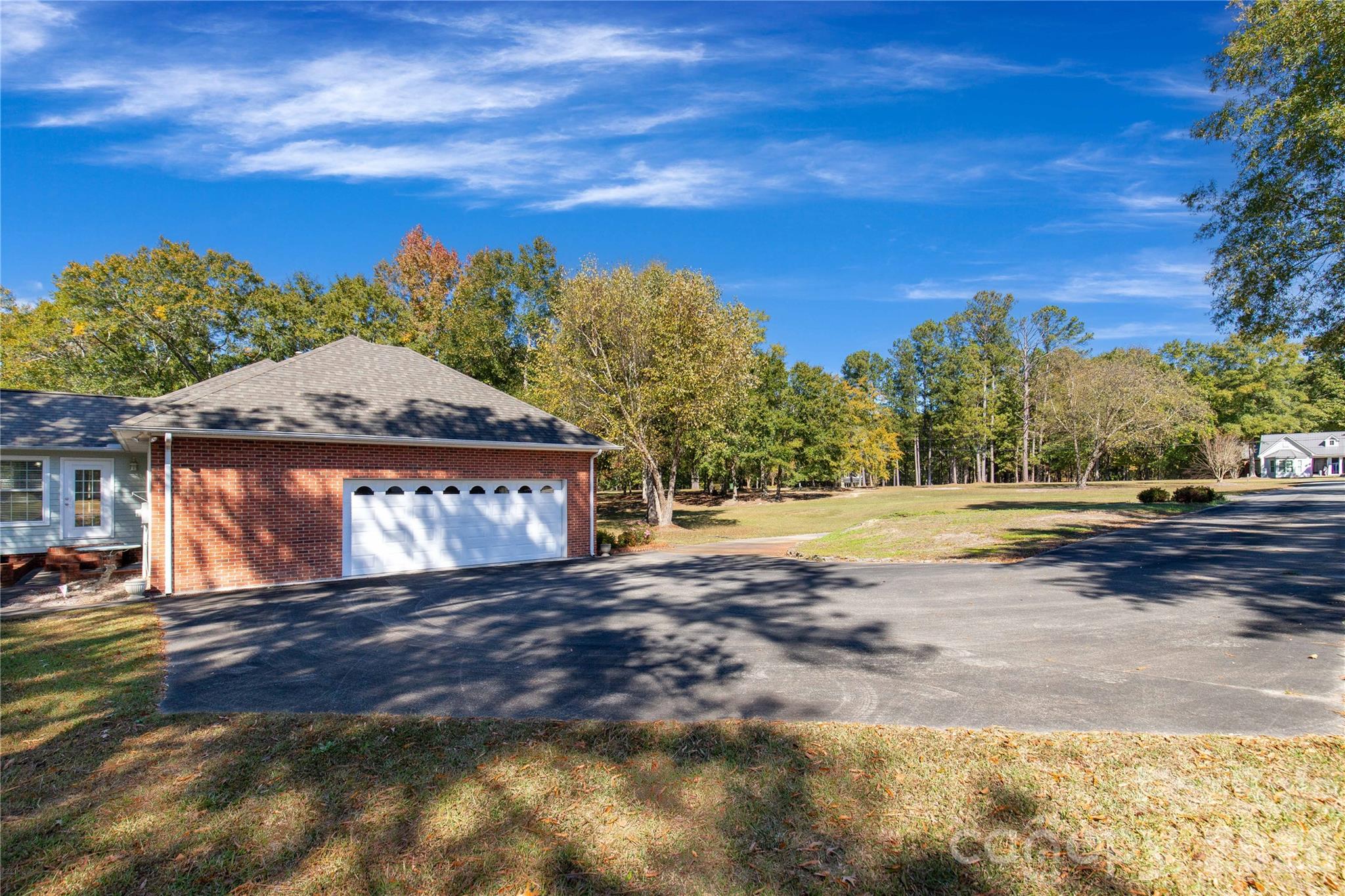 Single Family Residence at 2934 Cane Mill Road, Lancaster, photo 5 of 39