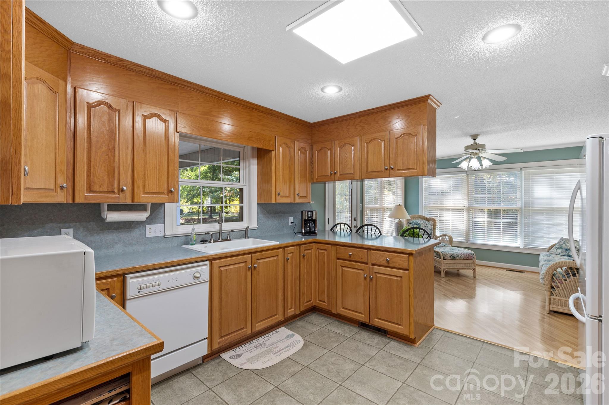 Single Family Residence at 2934 Cane Mill Road, Lancaster, photo 15 of 39