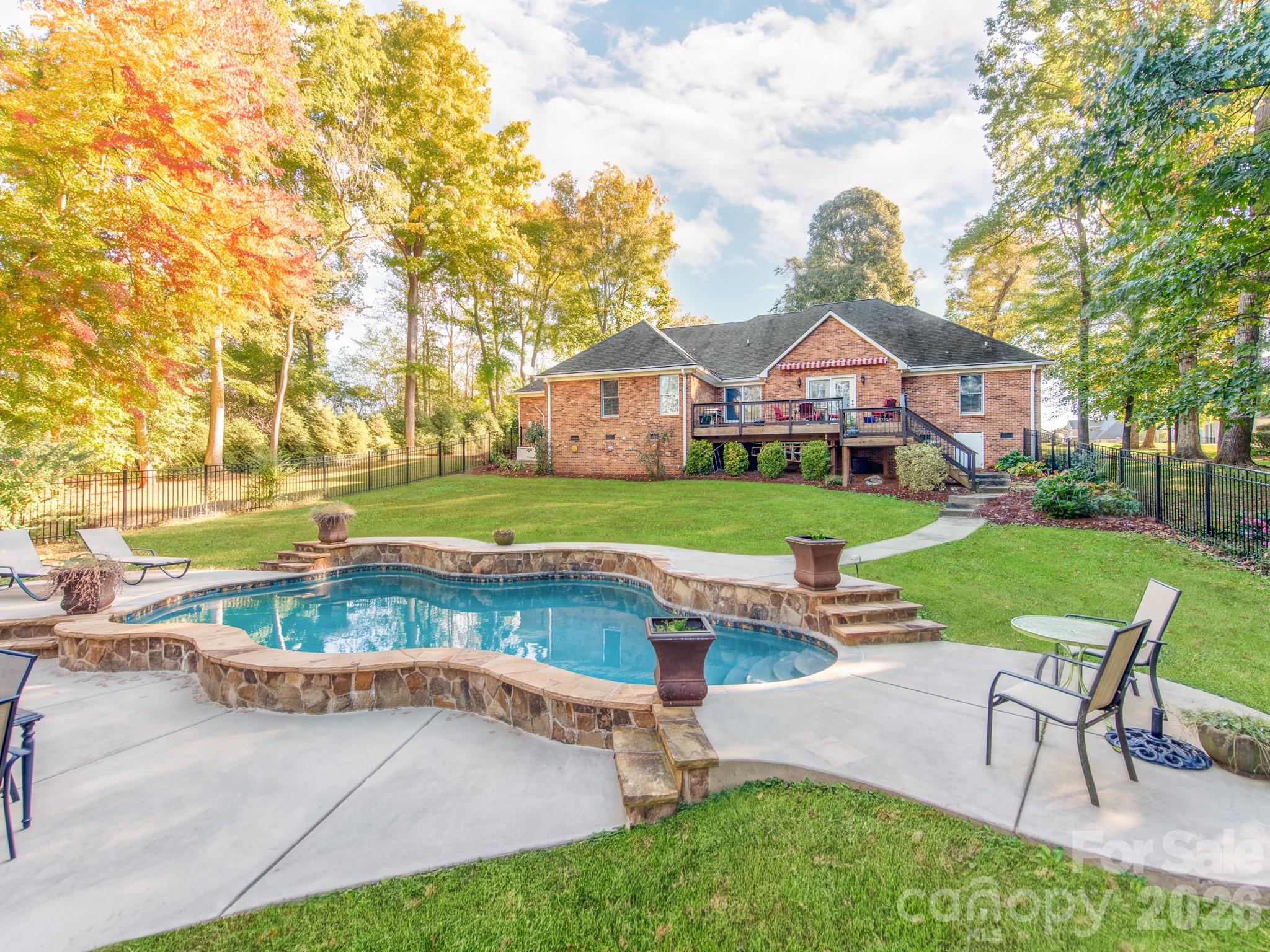 Single Family Residence at 184 Foxglove Drive, Statesville, photo 8 of 39
