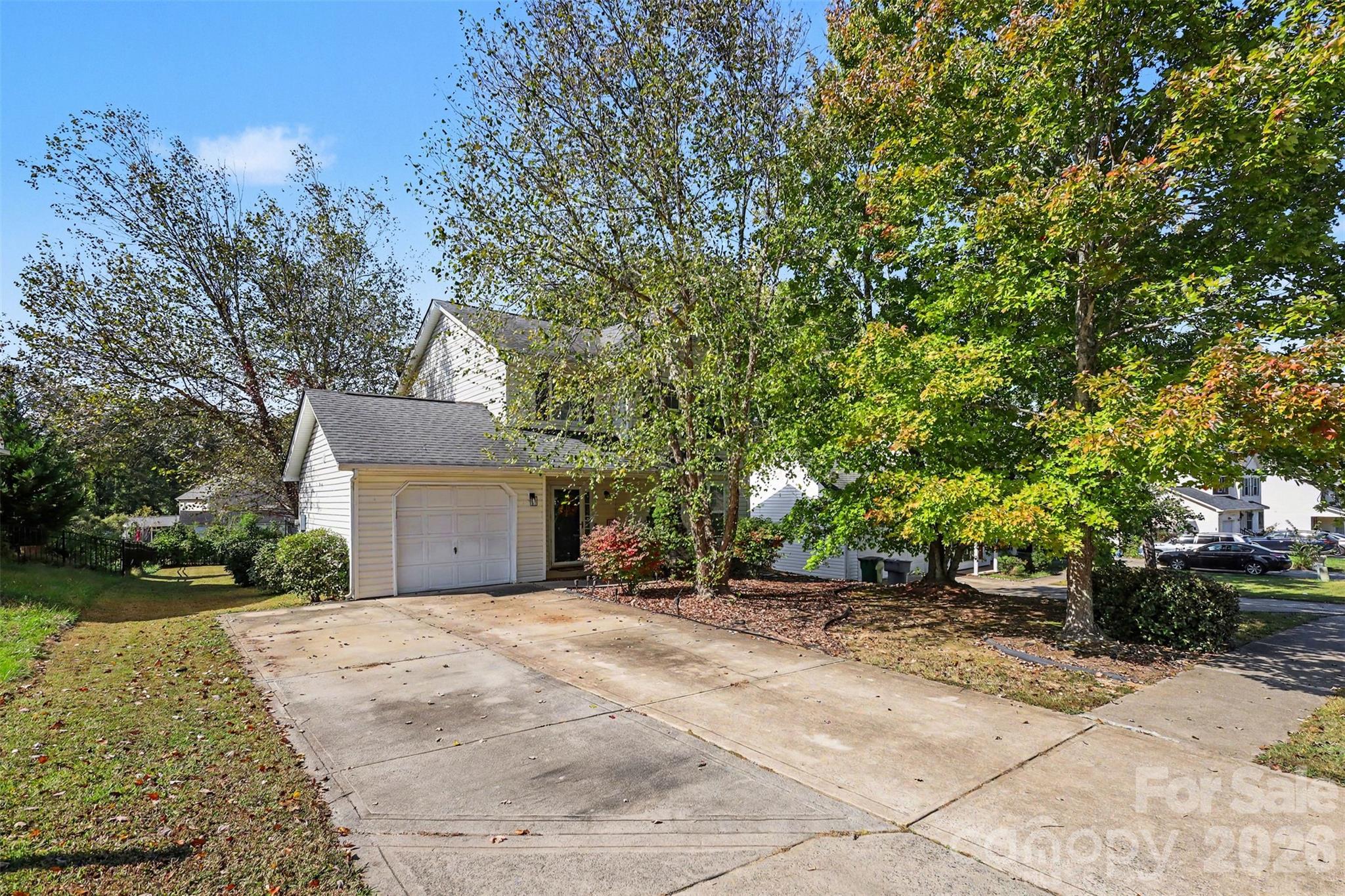 Single Family Residence at 501 Long Creek Parkway, Charlotte, photo 2 of 25