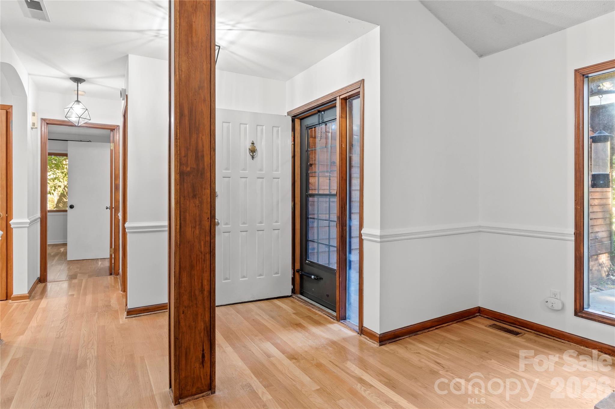 Single Family Residence at 5768 Windworth Drie Drive, Winston Salem, photo 5 of 35