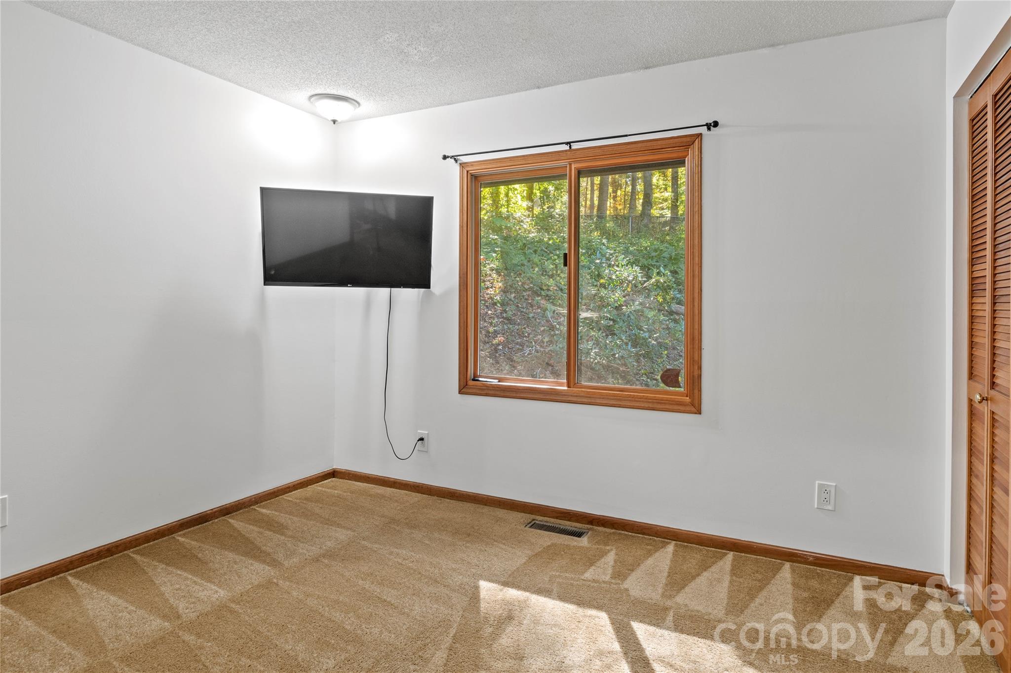 Single Family Residence at 5768 Windworth Drie Drive, Winston Salem, photo 23 of 35