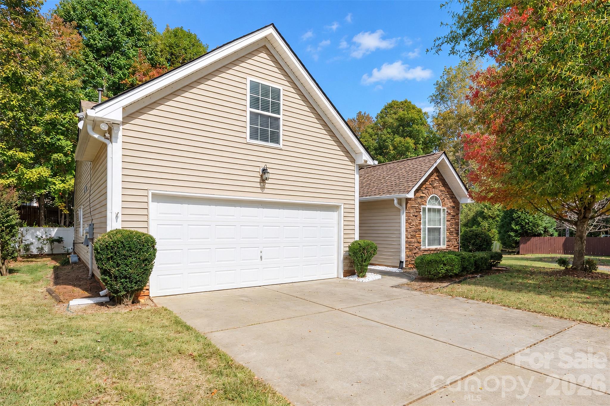 Single Family Residence at 3320 Xandra Court, Indian Land, photo 2 of 46