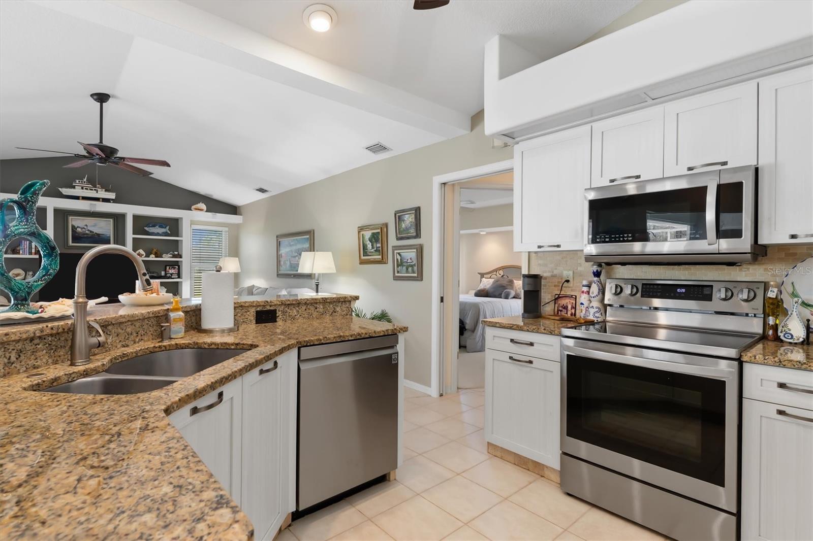 Single Family Residence at 17 SPORTSMAN RD, ROTONDA WEST, photo 12 of 54