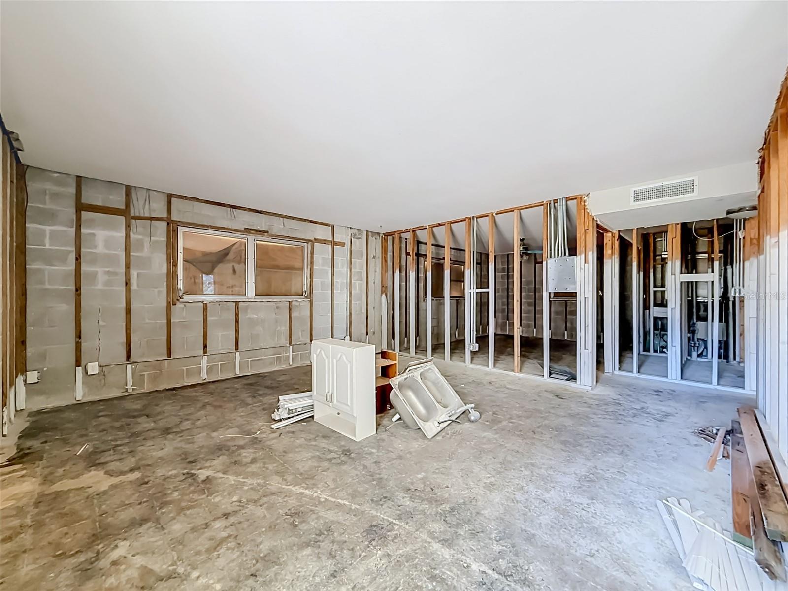 Living Room - 4902 31ST AVE S #101, GULFPORT