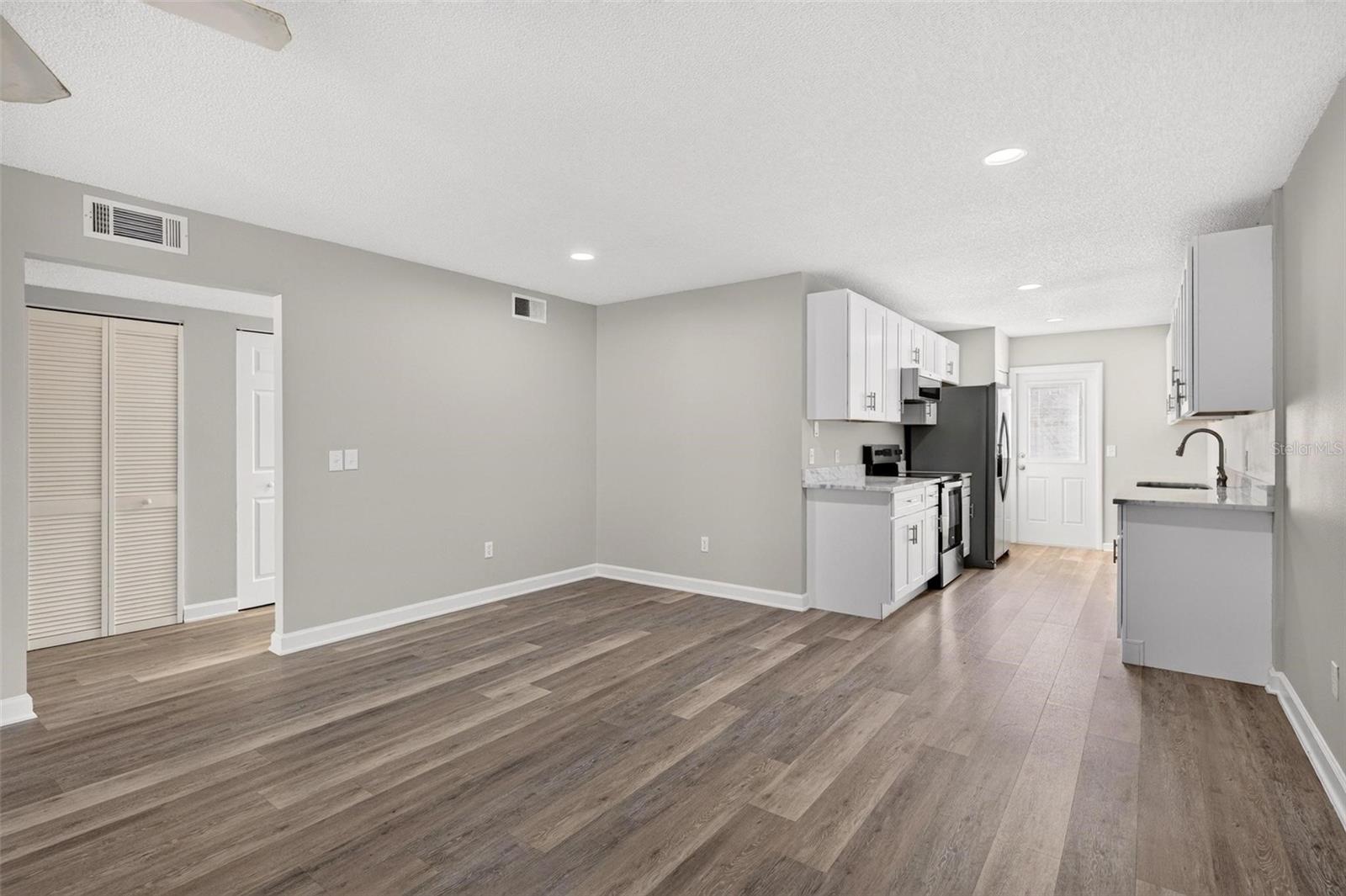 Townhouse at 459 W ROSEWOOD LN, TAVARES, photo 4 of 52