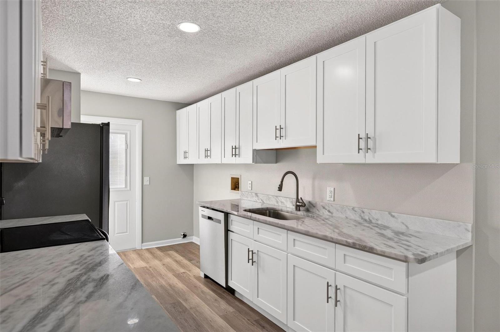 Townhouse at 459 W ROSEWOOD LN, TAVARES, photo 6 of 52