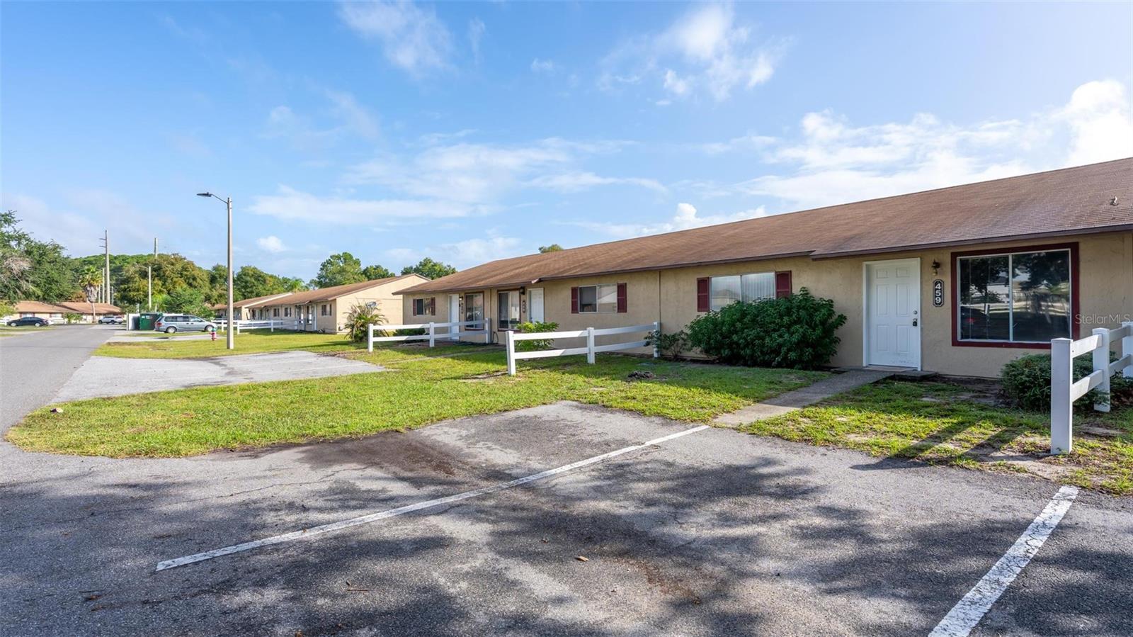Townhouse at 459 W ROSEWOOD LN, TAVARES, photo 8 of 52