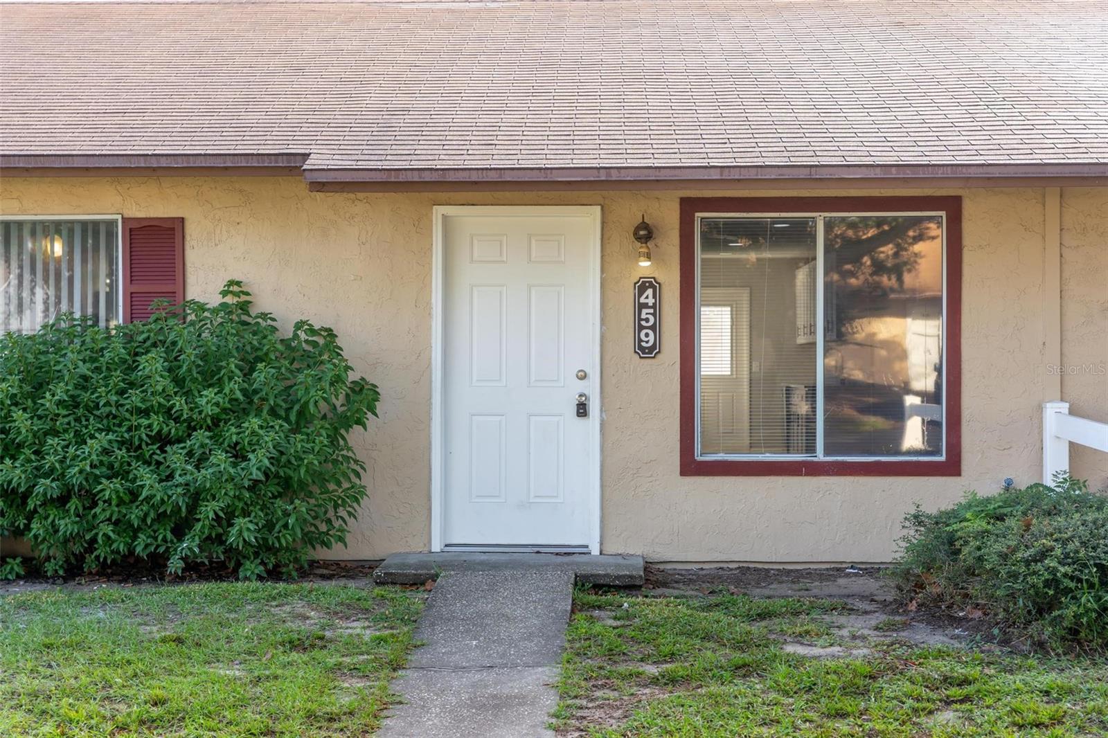 Townhouse at 459 W ROSEWOOD LN, TAVARES, photo 9 of 52