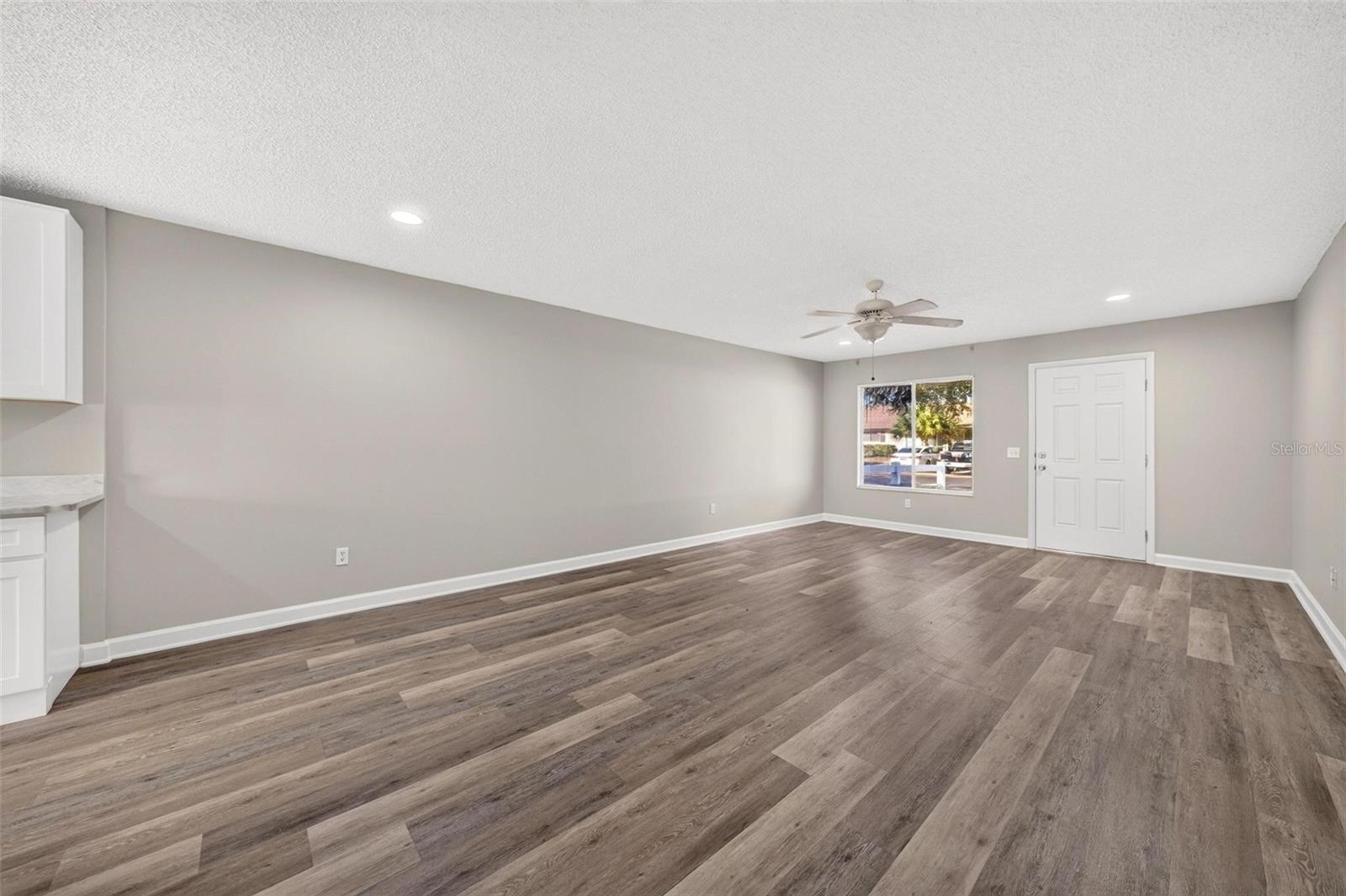 Townhouse at 459 W ROSEWOOD LN, TAVARES, photo 19 of 52