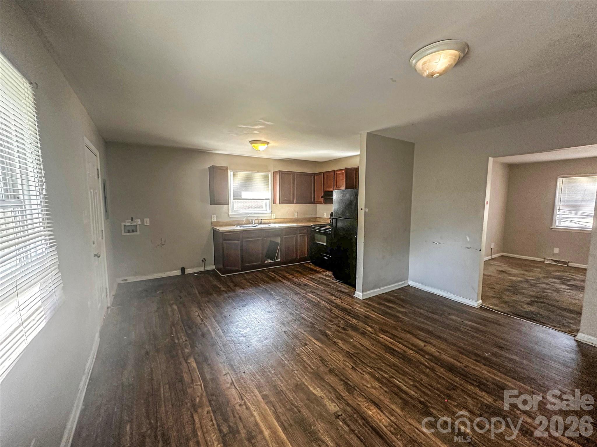 Single Family Residence at 9421 Spruce Pine Place, Charlotte, photo 3 of 9