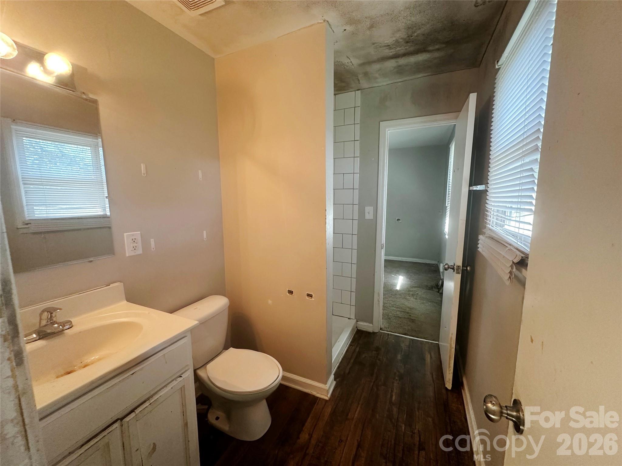 Single Family Residence at 9421 Spruce Pine Place, Charlotte, photo 6 of 9