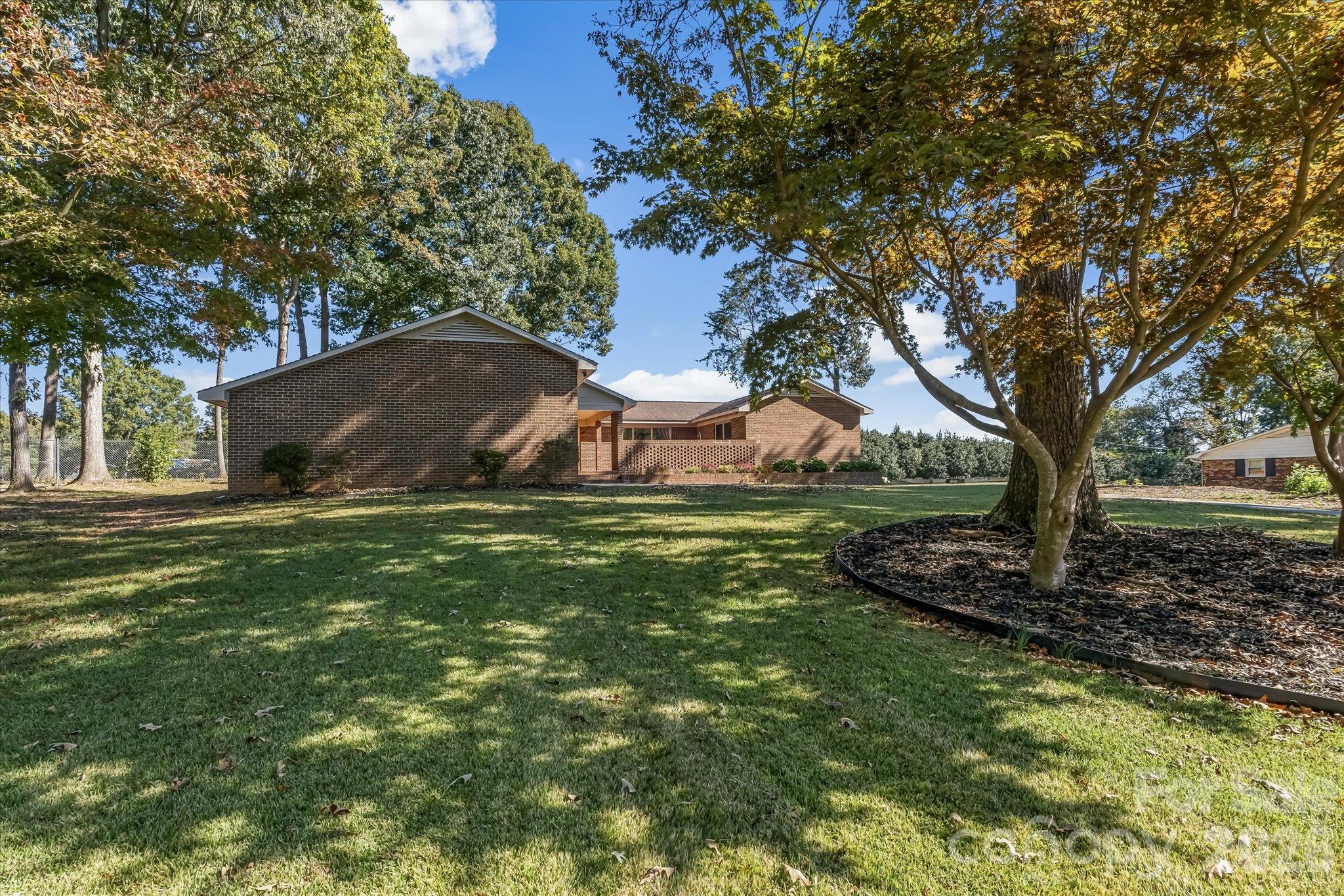 Single Family Residence at 2129 Mid Oak Lane, Lincolnton, photo 2 of 38