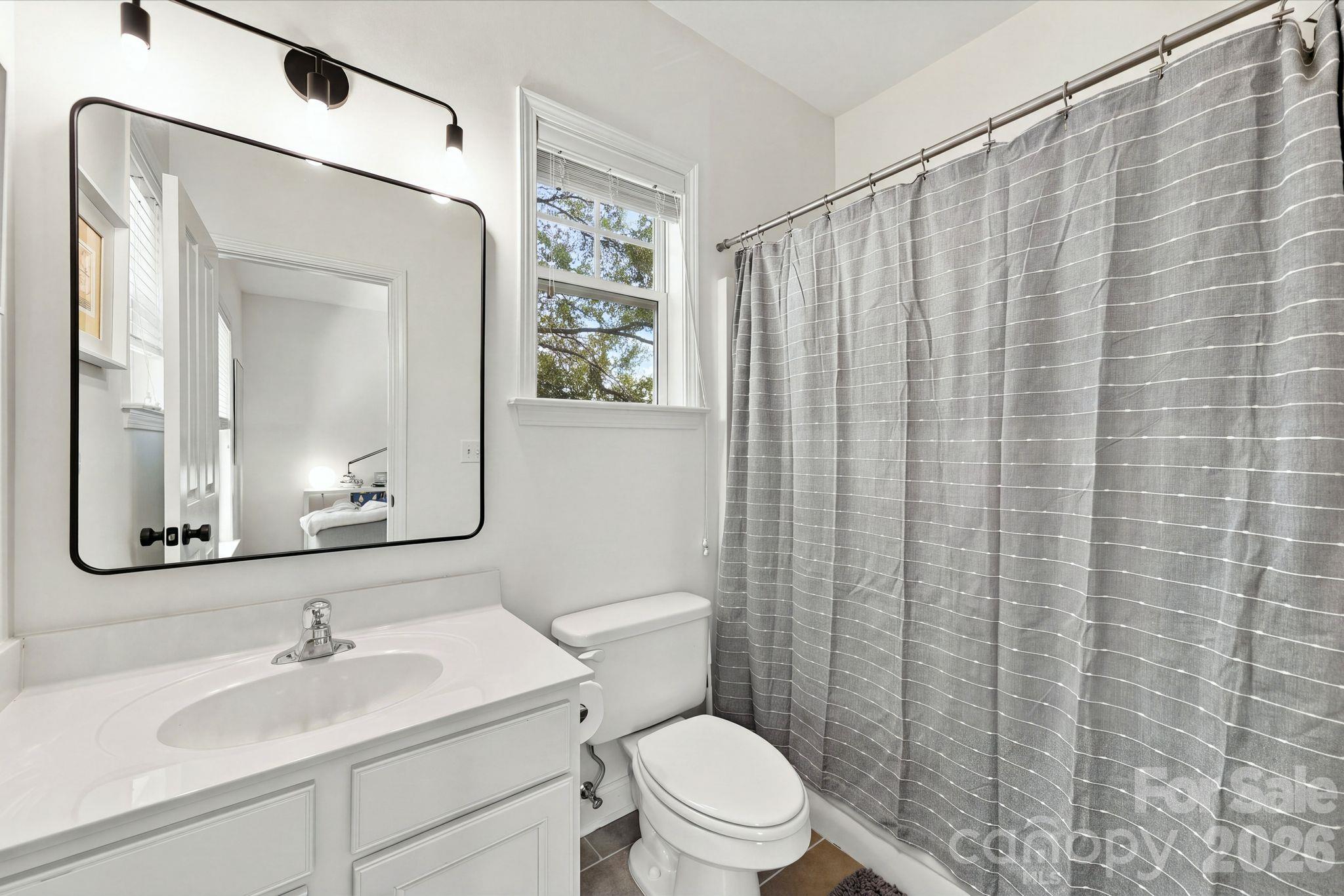 Guest ensuite bathroom - 4124 Walker Road, Charlotte