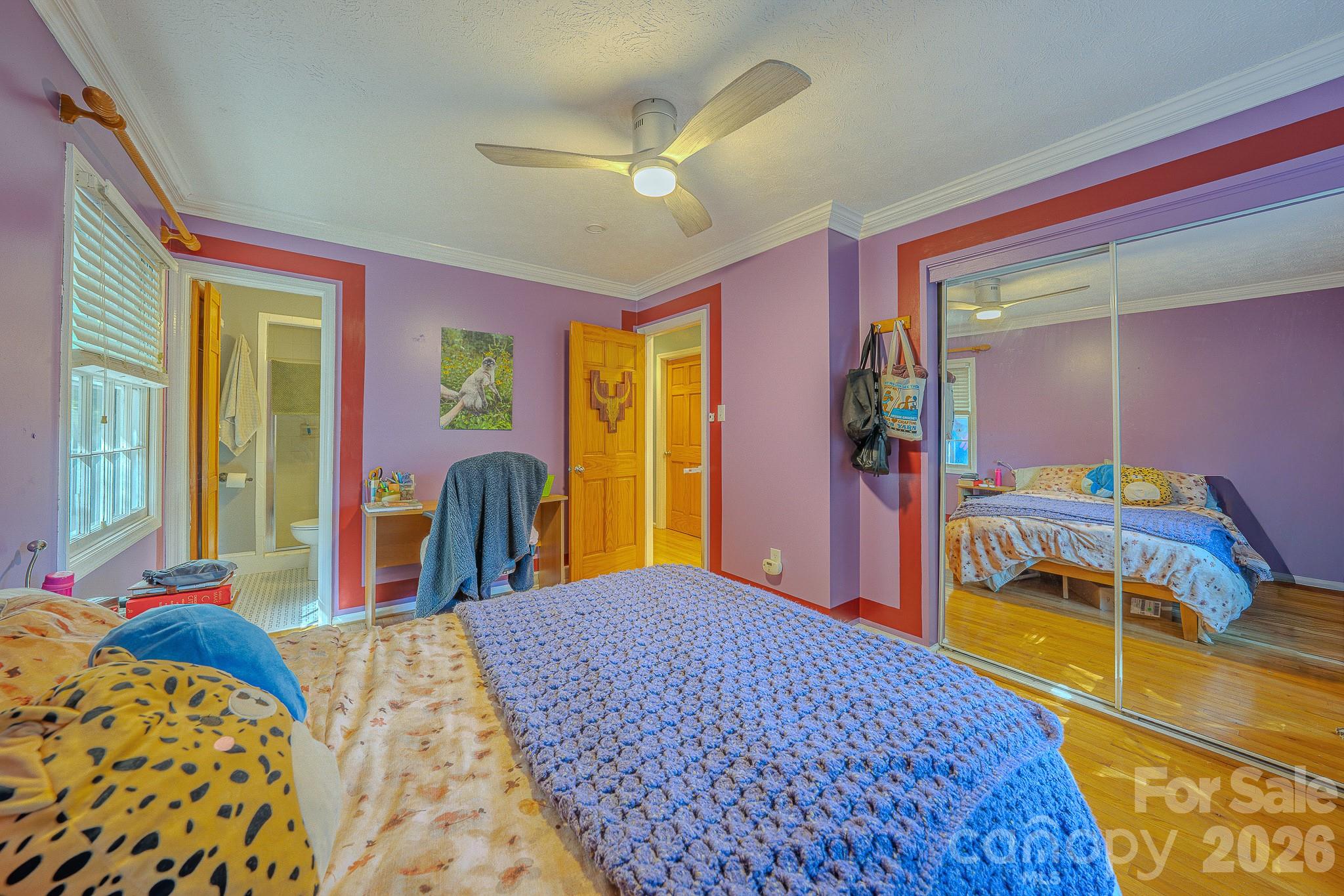 Primary bedroom w/ full ensuite bath - 8 Riverbend Drive, Asheville