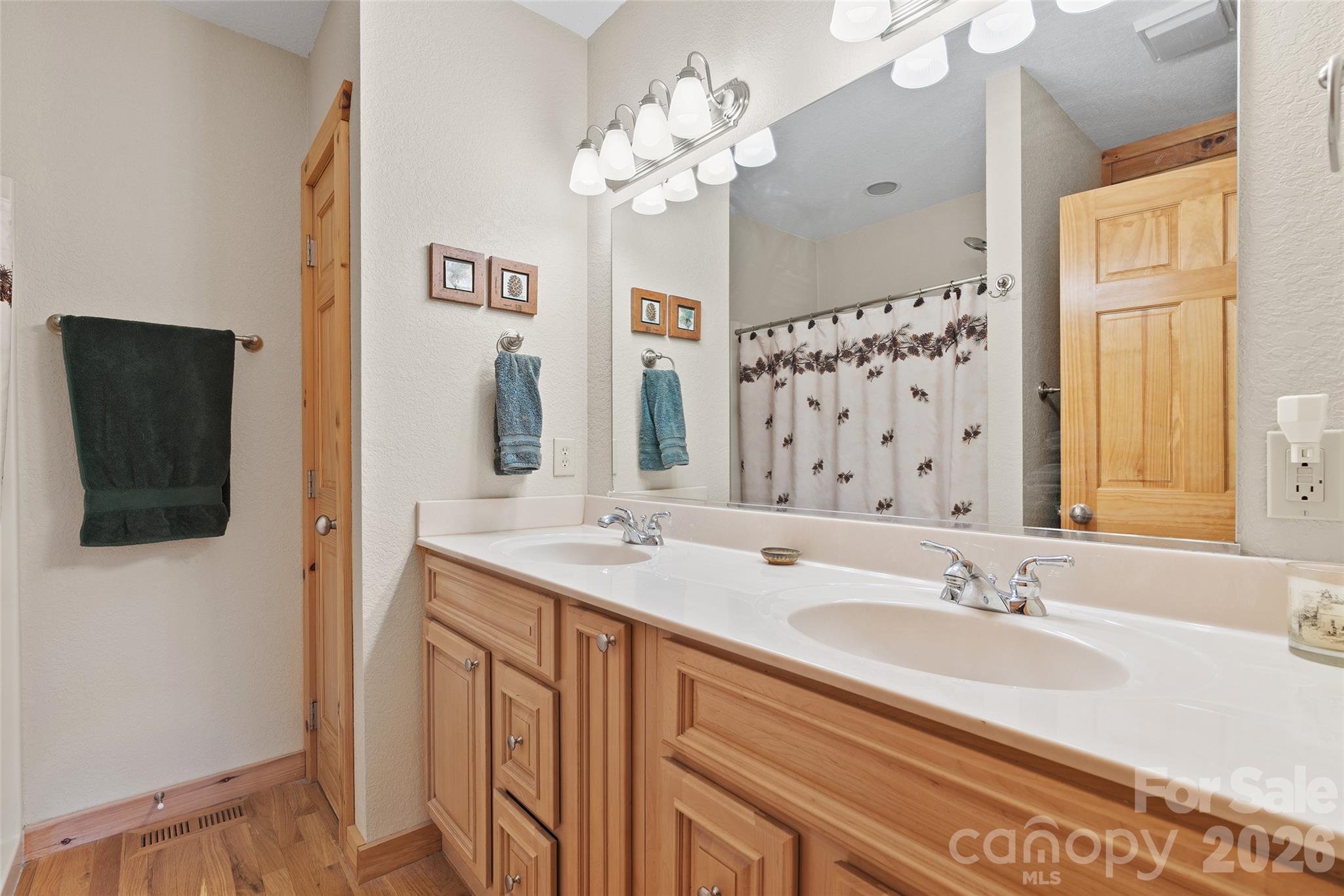 Single Family Residence at 77 Trapper Lane, Waynesville, photo 24 of 39