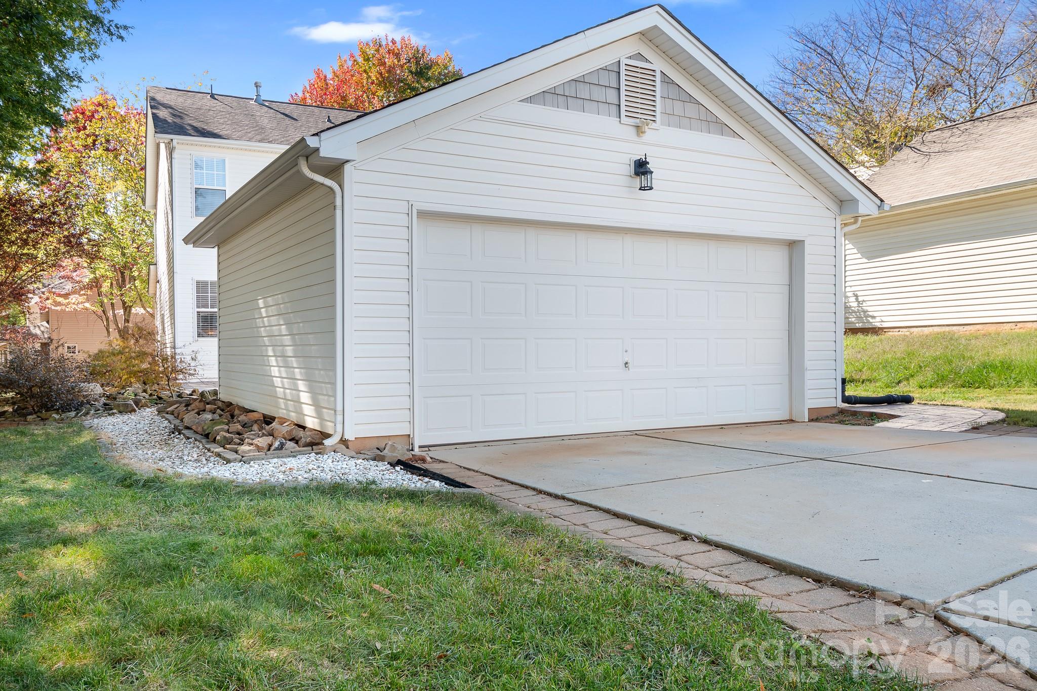 Driveway for 2 Vehicles- Detached Garage - 15404 Crossing Gate Drive, Cornelius