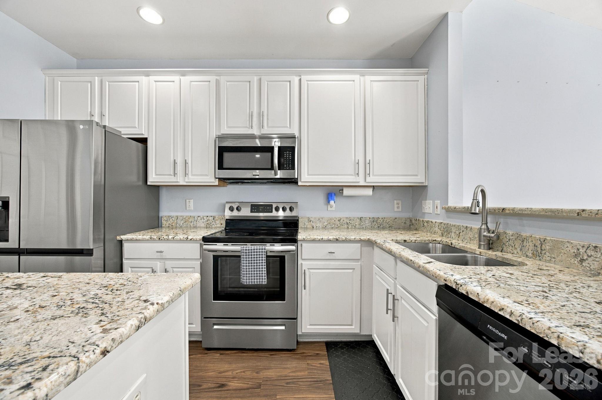 Townhouse at 1802 Robinwood Village Drive, Gastonia, photo 11 of 26