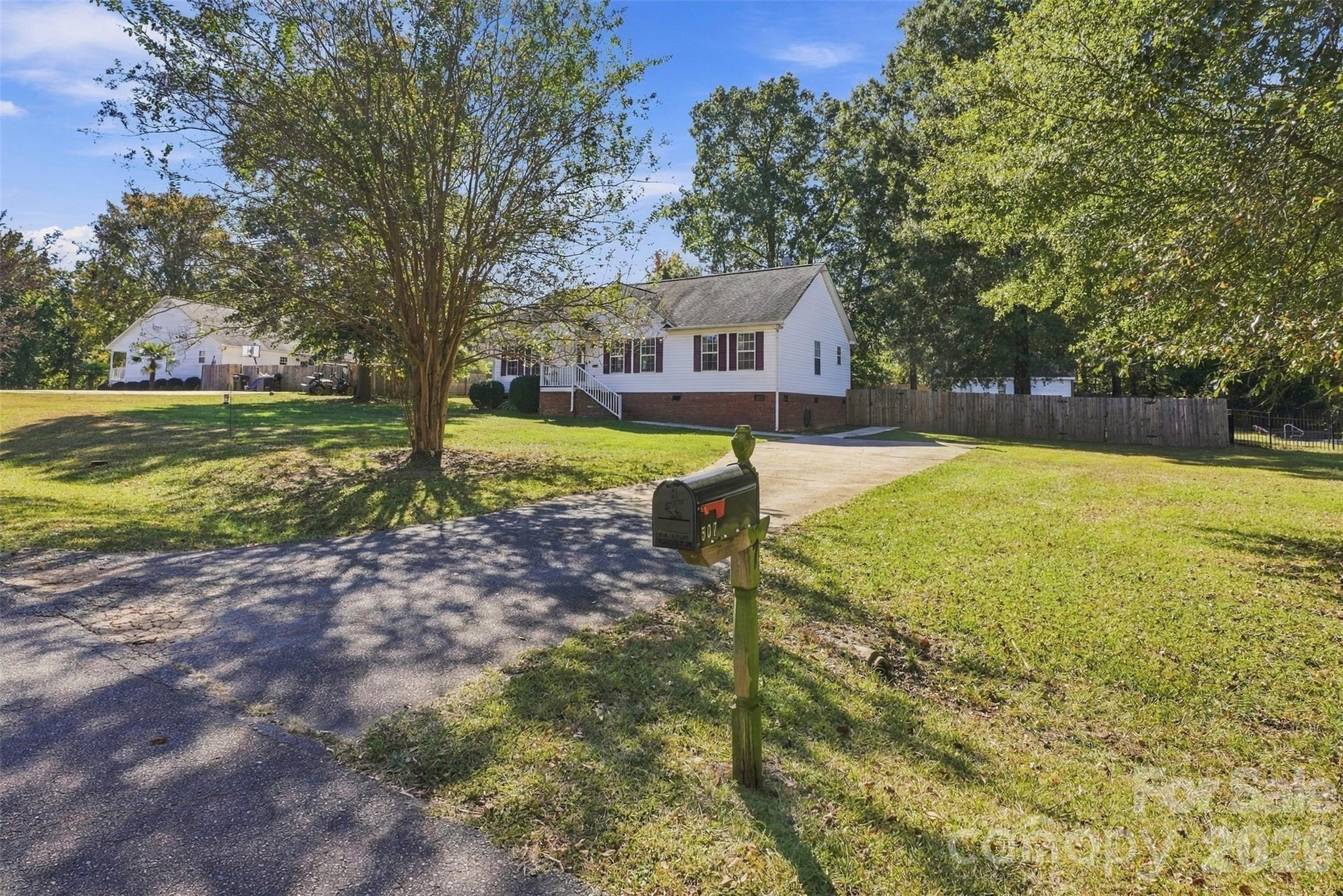 Single Family Residence at 507 Tanner Ridge Court, Rock Hill, photo 11 of 34