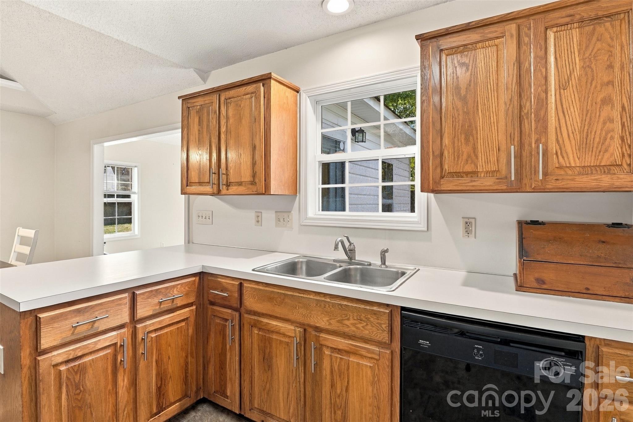 Single Family Residence at 507 Tanner Ridge Court, Rock Hill, photo 16 of 34