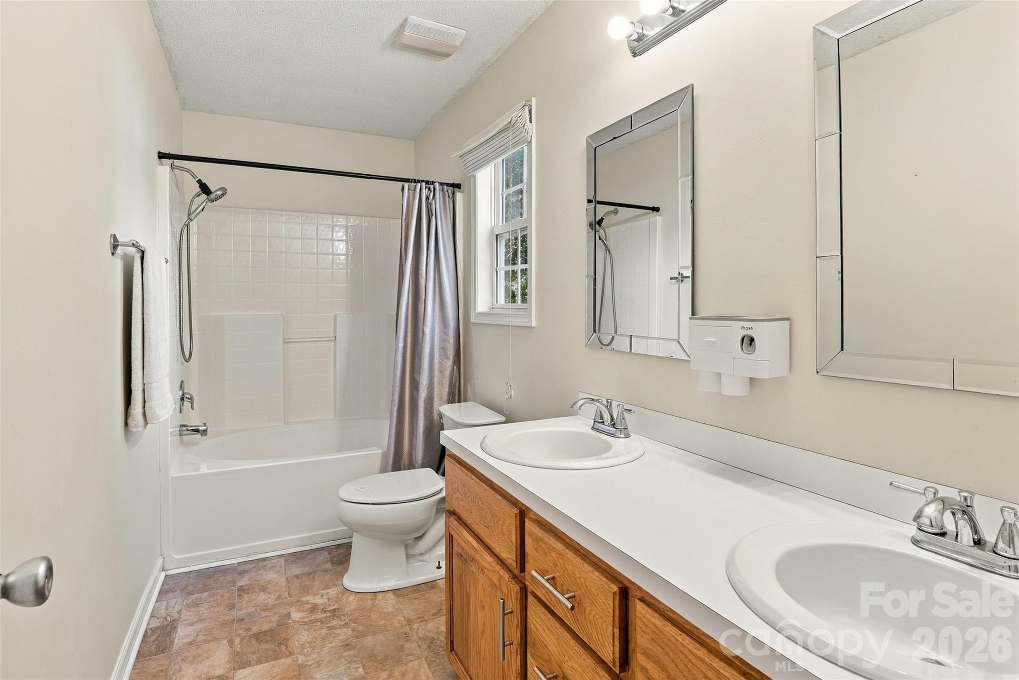 Single Family Residence at 507 Tanner Ridge Court, Rock Hill, photo 20 of 34