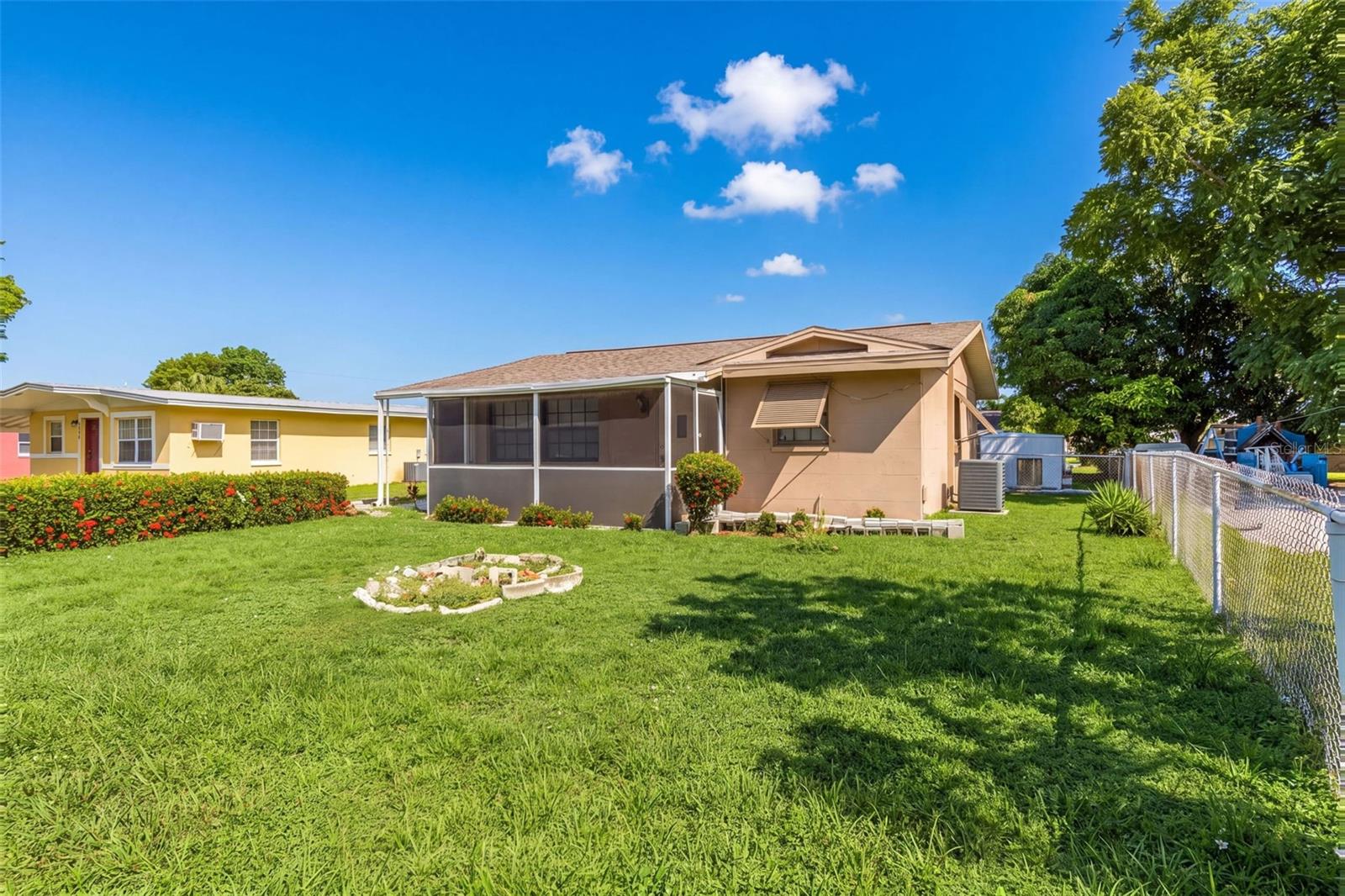 Single Family Residence at 2450 AZTEC DR, FORT MYERS, photo 2 of 25