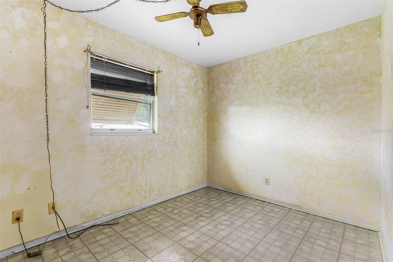 Single Family Residence at 2450 AZTEC DR, FORT MYERS, photo 14 of 25