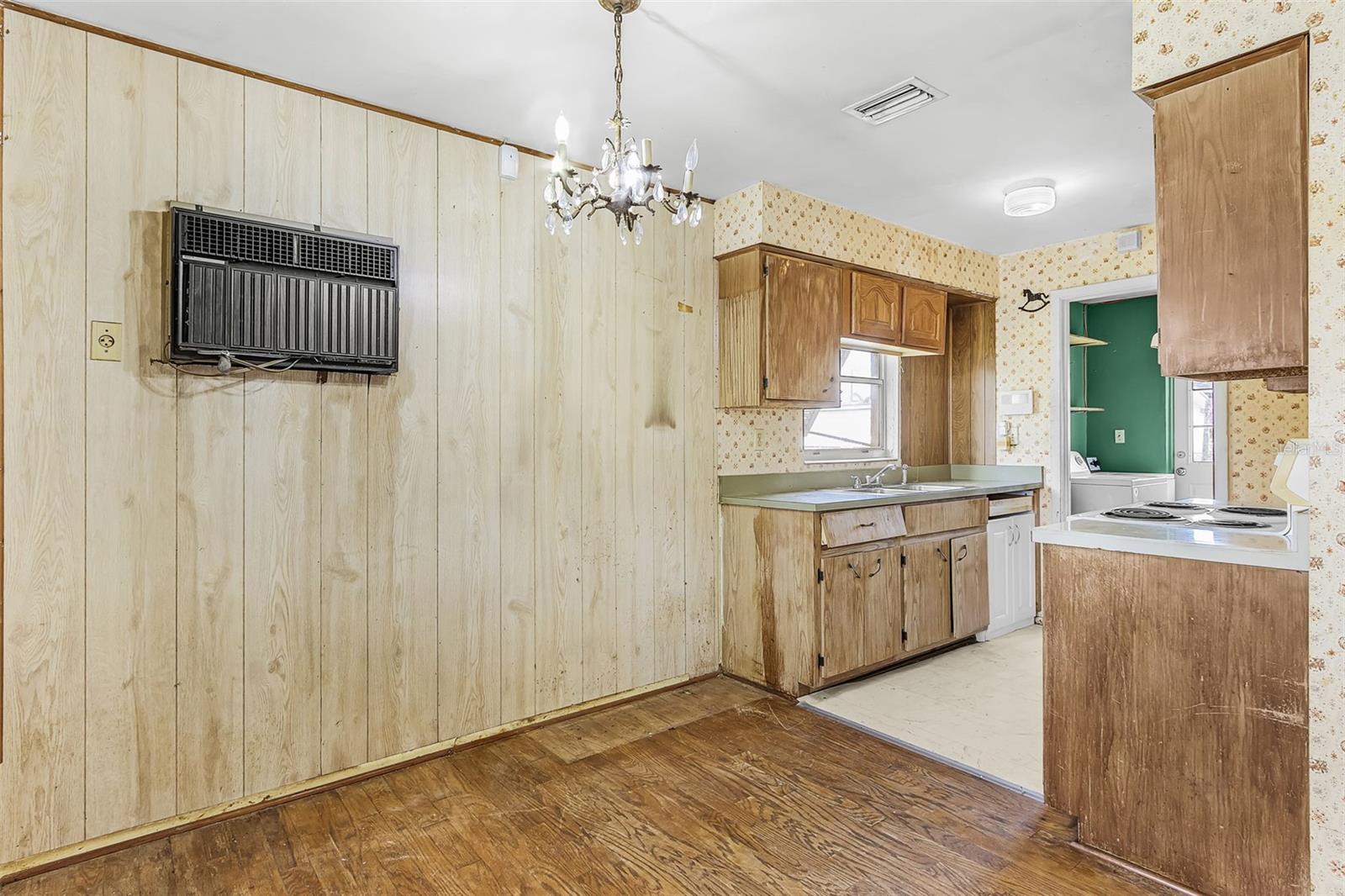 Single Family Residence at 2450 AZTEC DR, FORT MYERS, photo 18 of 25