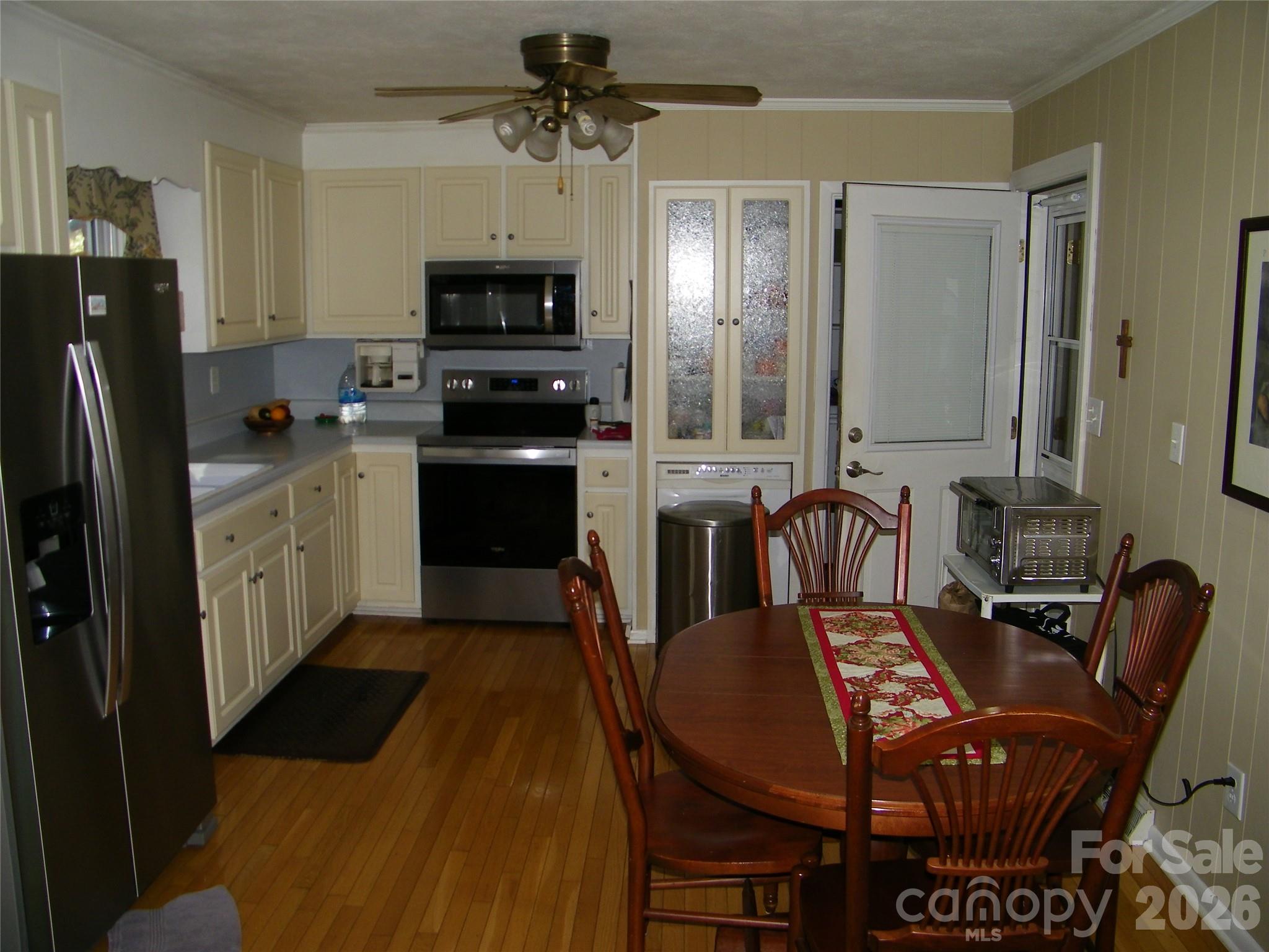 Single Family Residence at 214 Klondale Street, Rockwell, photo 6 of 28