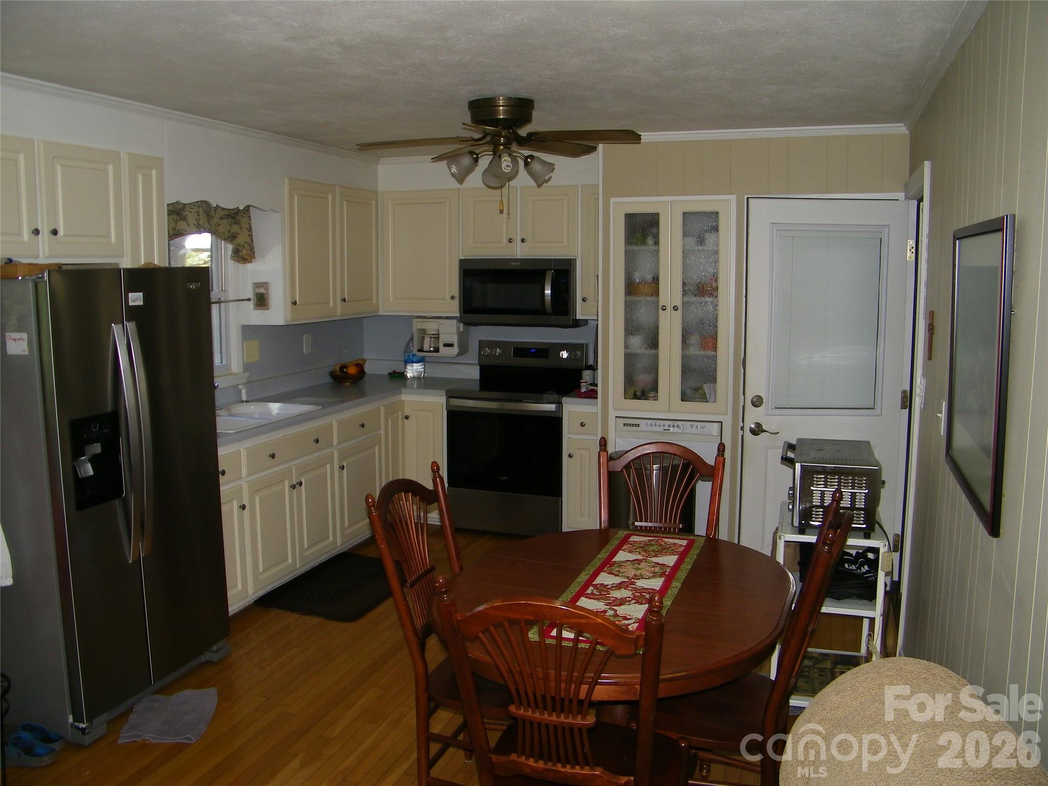 Single Family Residence at 214 Klondale Street, Rockwell, photo 7 of 28