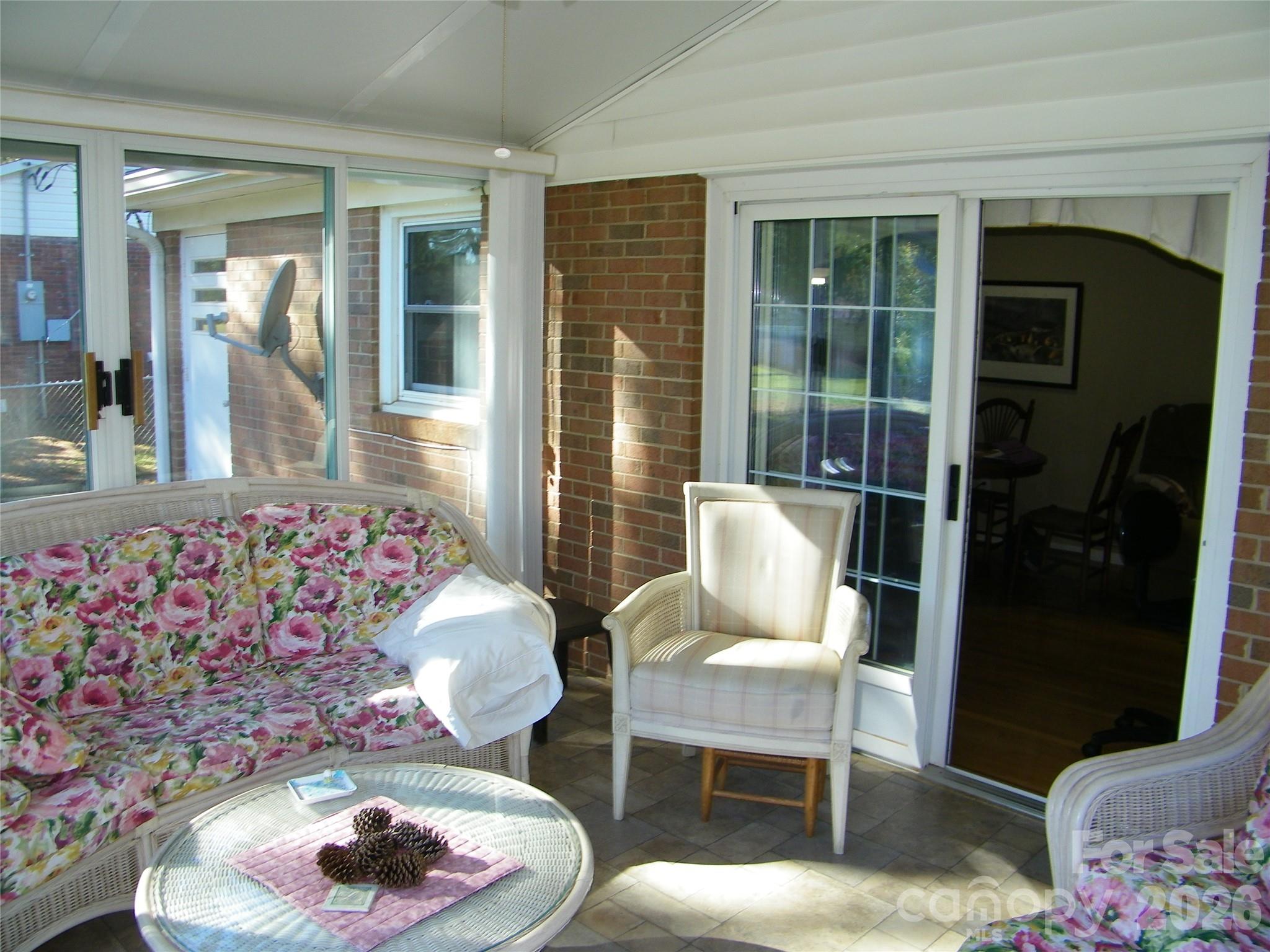 Single Family Residence at 214 Klondale Street, Rockwell, photo 11 of 28