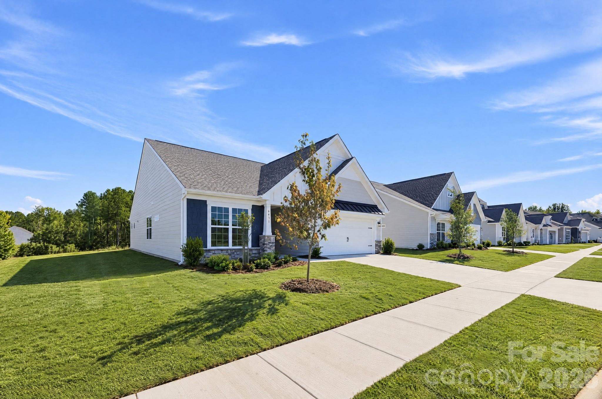 Single Family Residence at 6431 Turkey Roost Way, Lancaster, photo 4 of 31