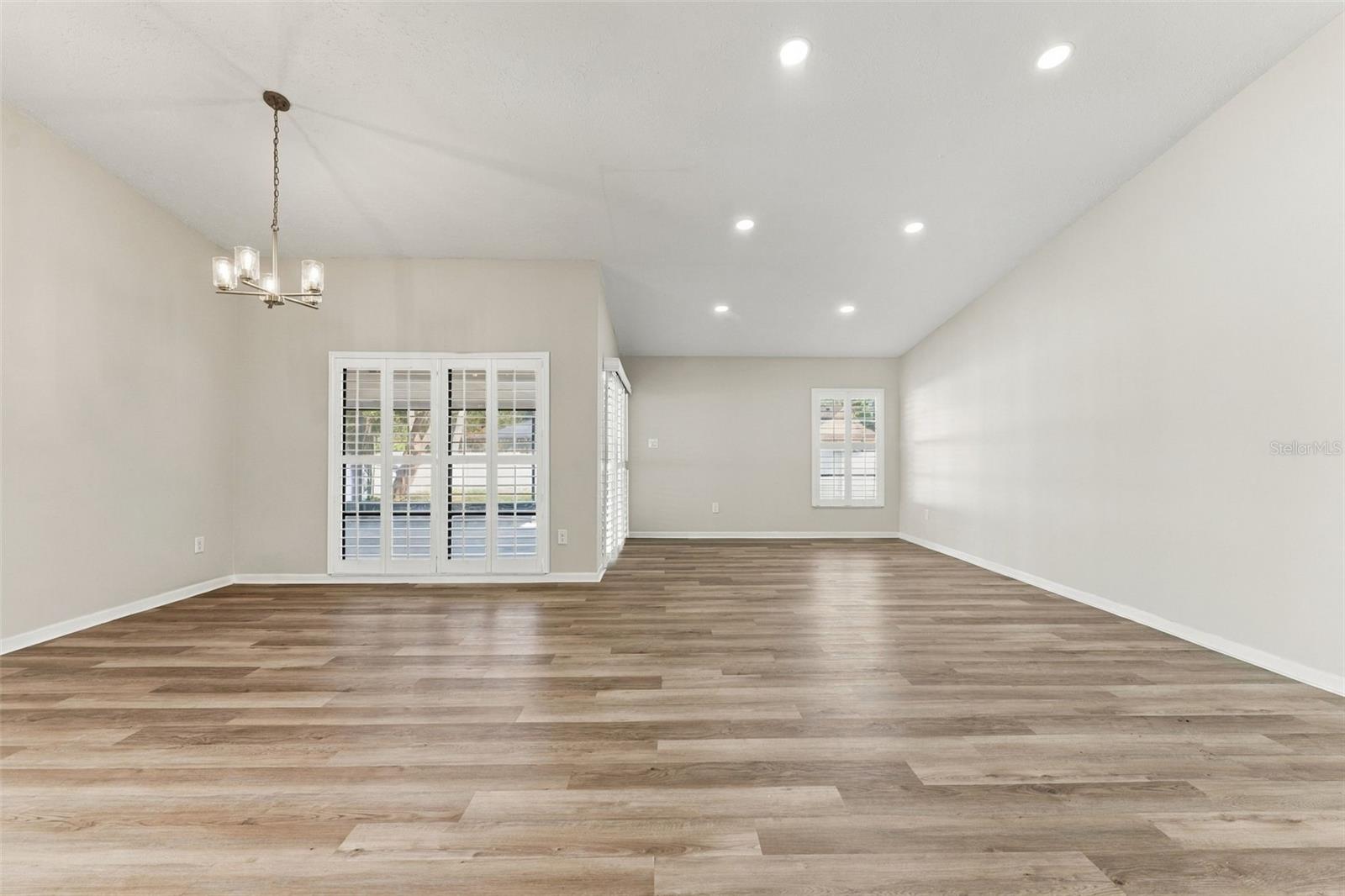 Single Family Residence at 15805 COUNTRY LAKE DR, TAMPA, photo 8 of 55