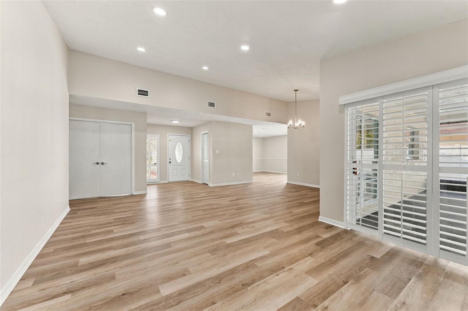 Single Family Residence at 15805 COUNTRY LAKE DR, TAMPA, photo 12 of 55