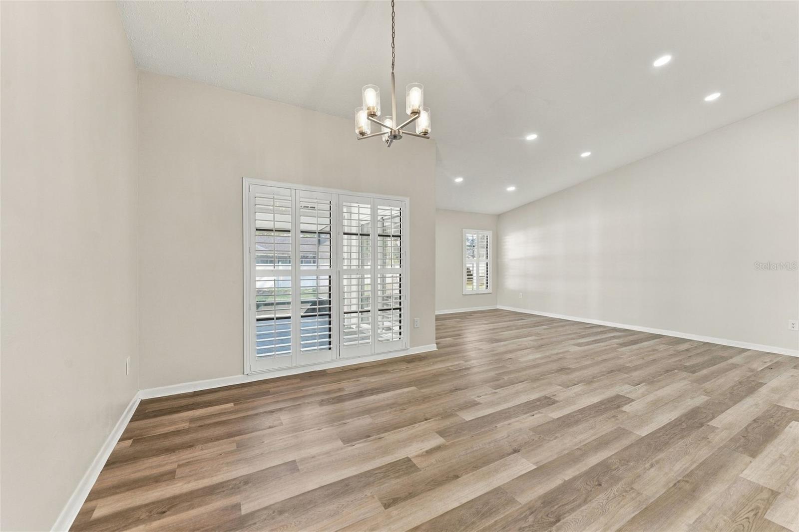 Single Family Residence at 15805 COUNTRY LAKE DR, TAMPA, photo 13 of 55
