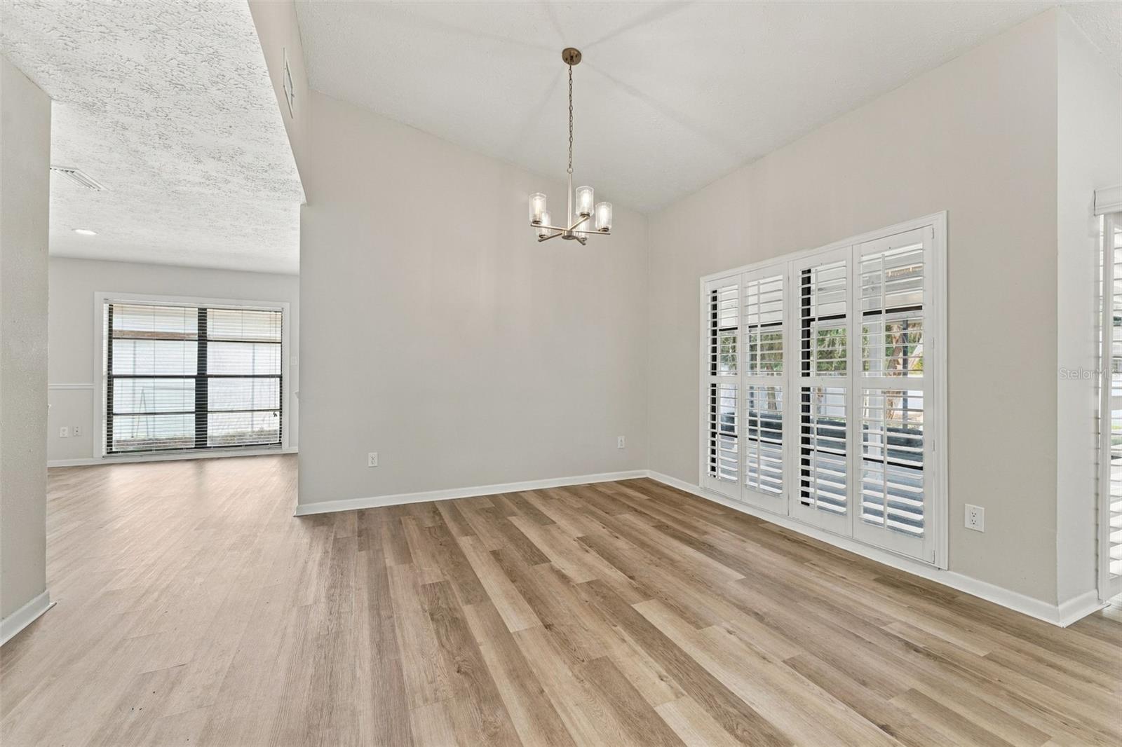 Single Family Residence at 15805 COUNTRY LAKE DR, TAMPA, photo 14 of 55