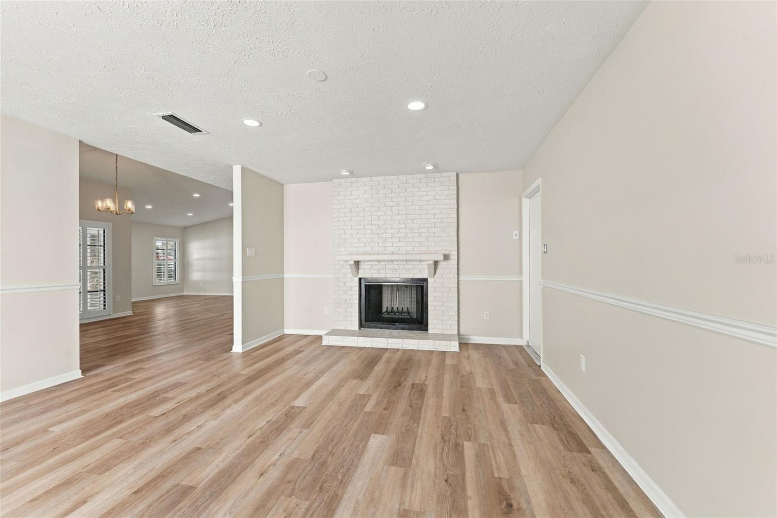 Single Family Residence at 15805 COUNTRY LAKE DR, TAMPA, photo 16 of 55