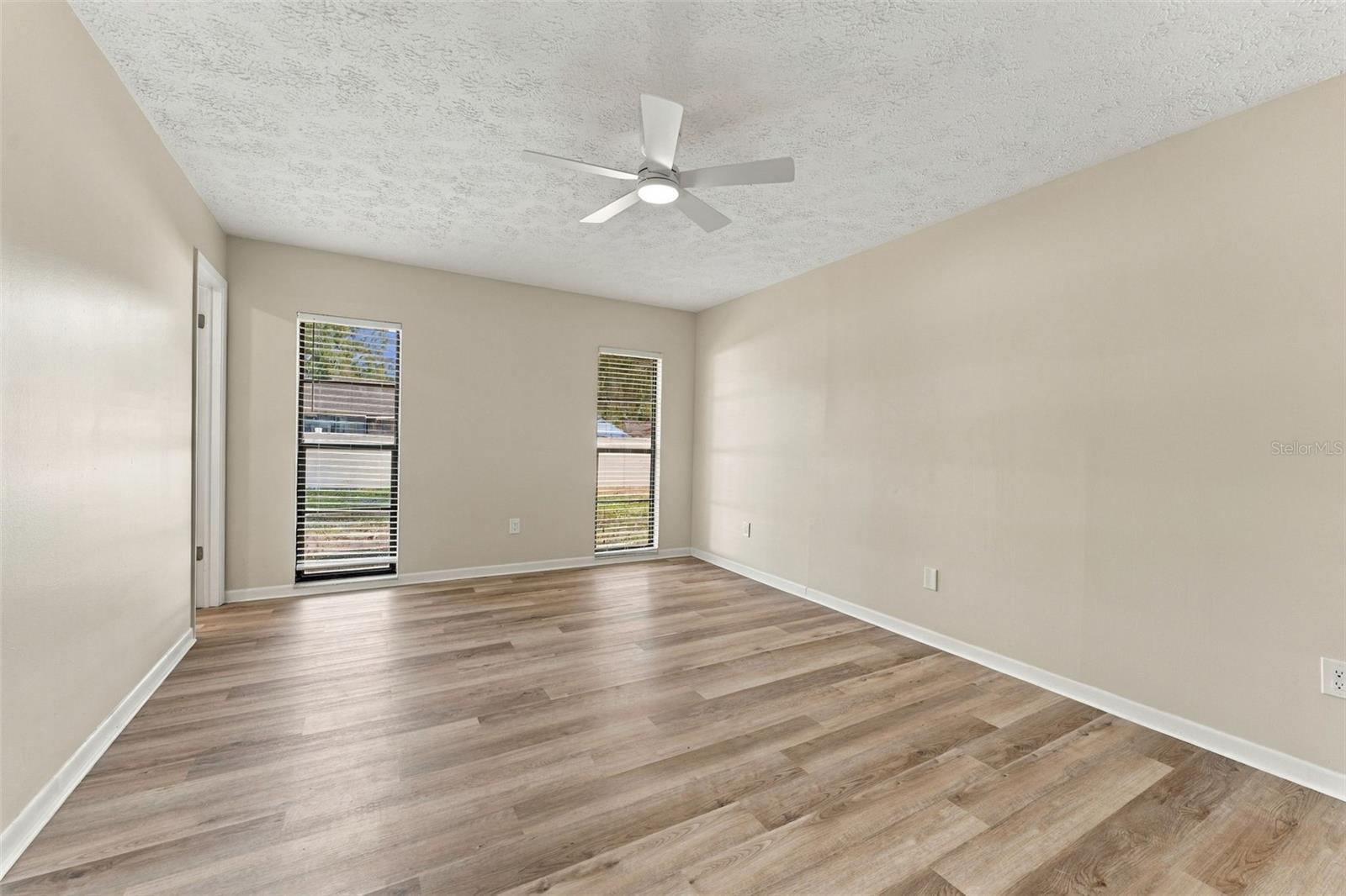 Single Family Residence at 15805 COUNTRY LAKE DR, TAMPA, photo 23 of 55