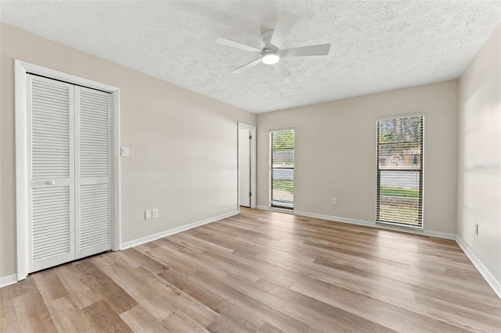 Single Family Residence at 15805 COUNTRY LAKE DR, TAMPA, photo 24 of 55