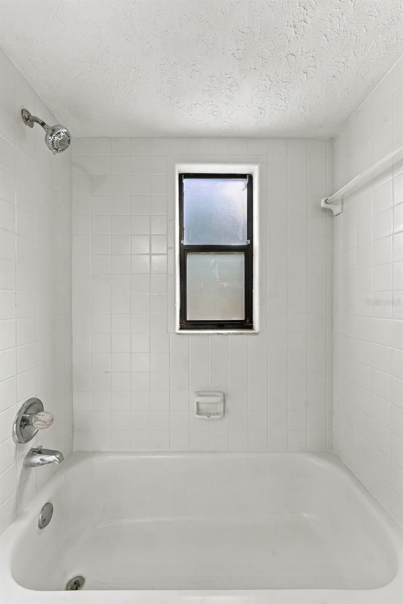 Single Family Residence at 15805 COUNTRY LAKE DR, TAMPA, photo 26 of 55
