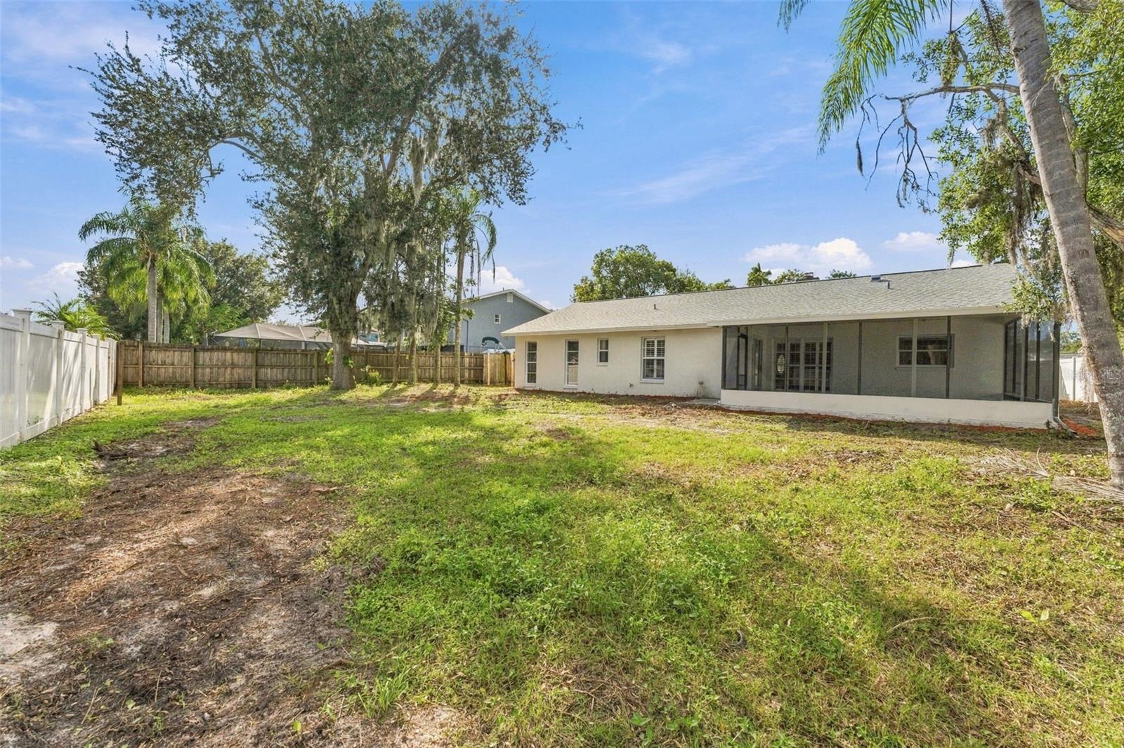 Single Family Residence at 15805 COUNTRY LAKE DR, TAMPA, photo 39 of 55