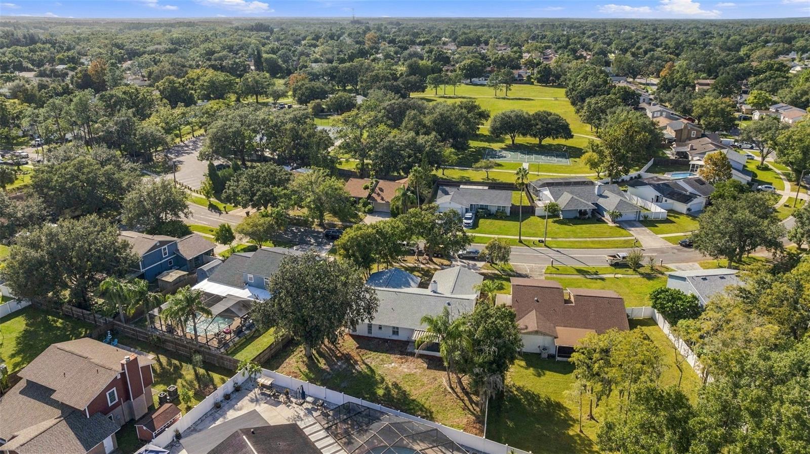 Single Family Residence at 15805 COUNTRY LAKE DR, TAMPA, photo 44 of 55