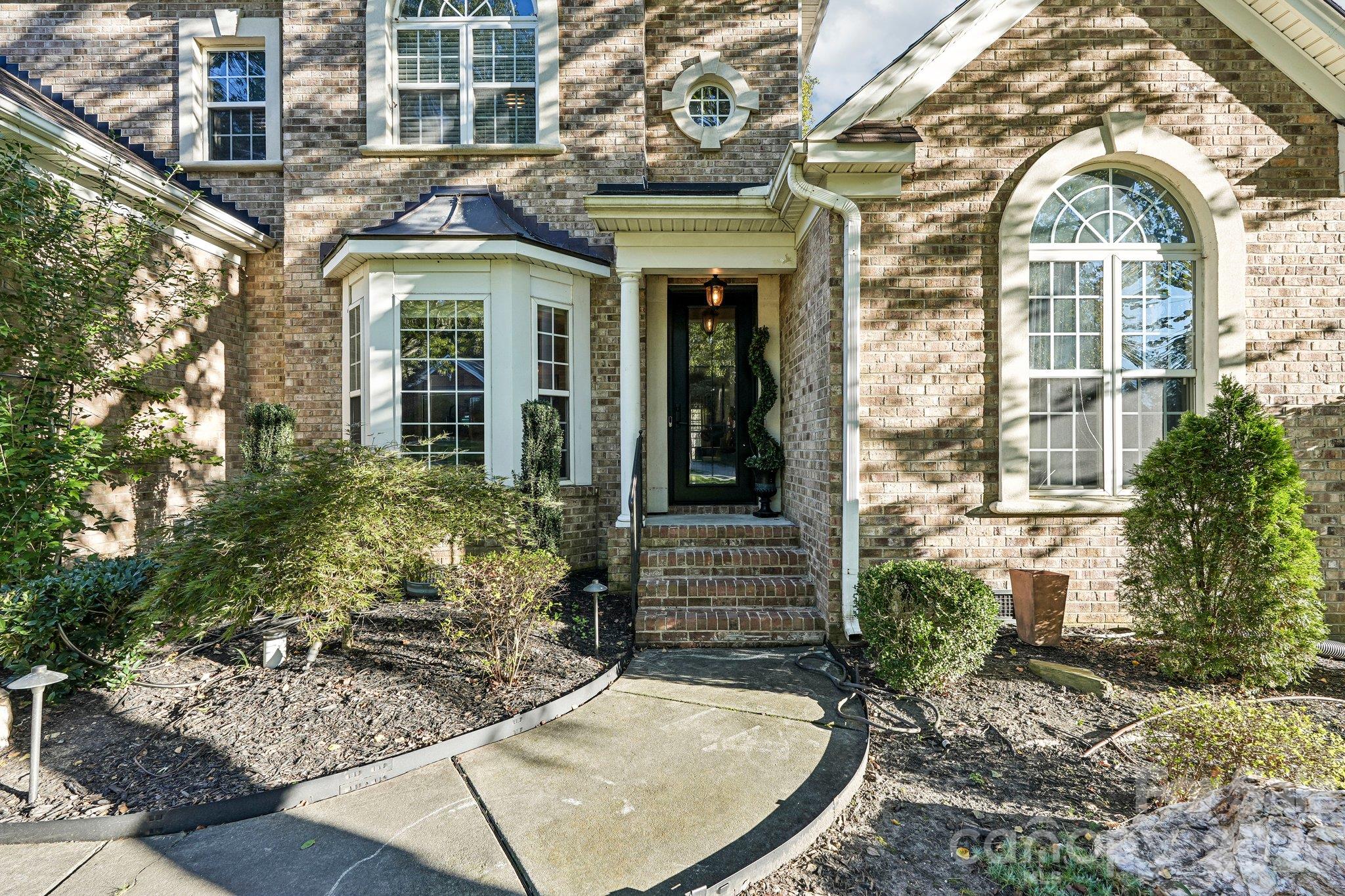 Single Family Residence at 1679 Sanridge Wind Lane, Charlotte, photo 4 of 45