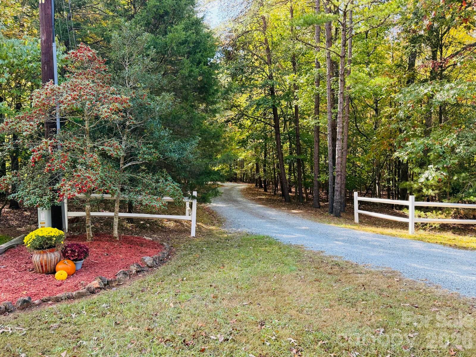 Driveway - 5720 Stone Mill Road, Waxhaw