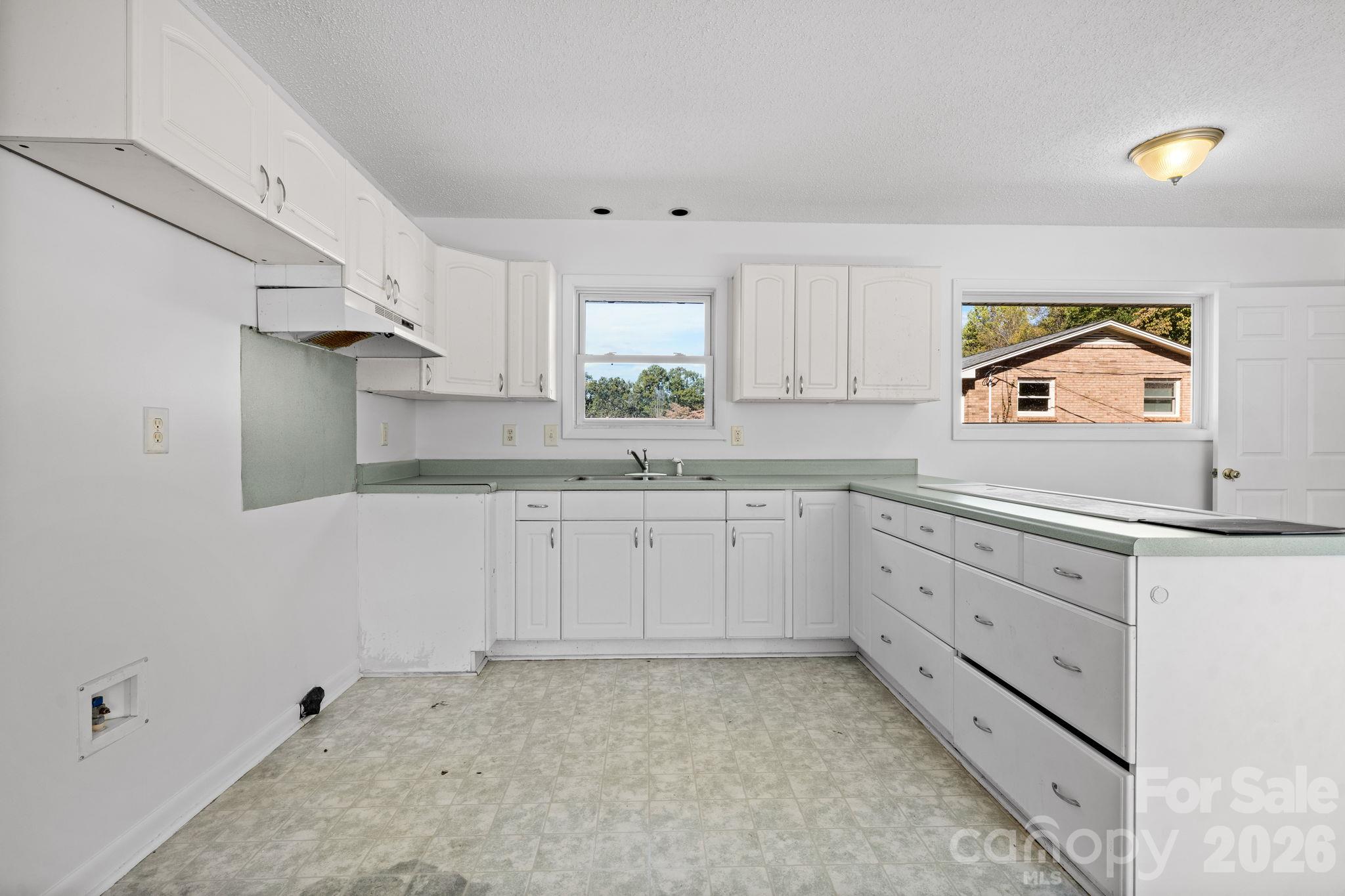 Single Family Residence at 2509 29th Street NE, Hickory, photo 23 of 47